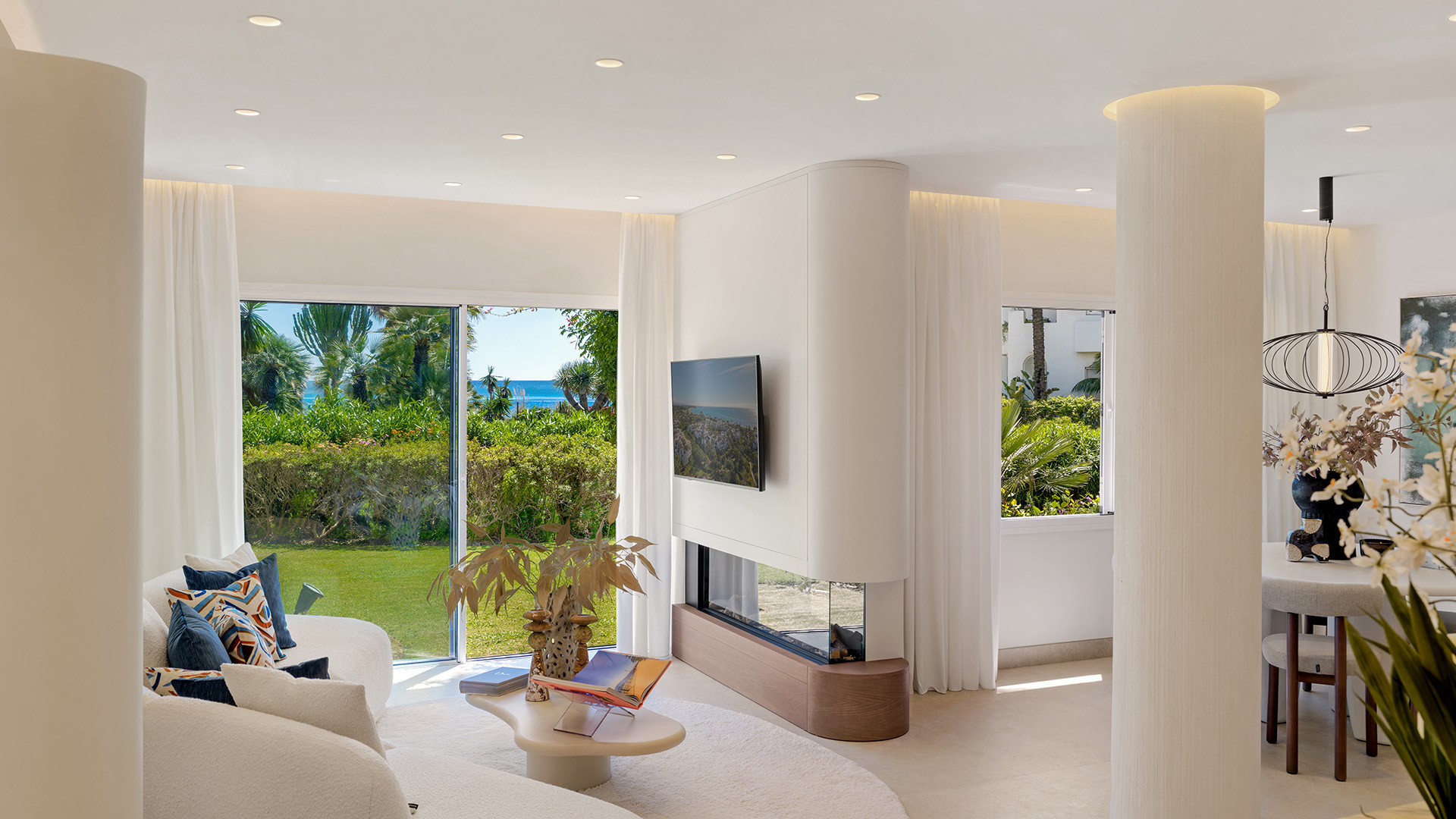 Beachfront 3-Bedroom Ground Floor Apartment for Sale in Costalita, Estepona | New Golden Mile · Photo 12