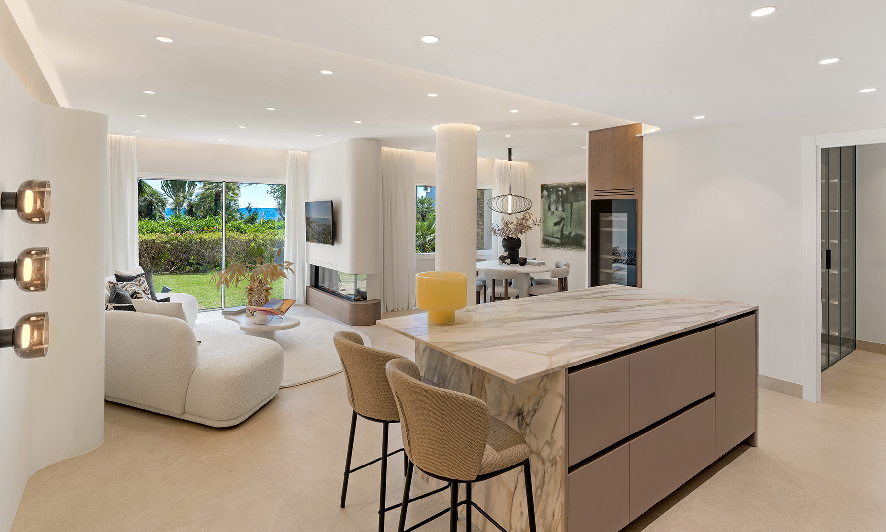 Beachfront 3-Bedroom Ground Floor Apartment for Sale in Costalita, Estepona | New Golden Mile · Photo 8