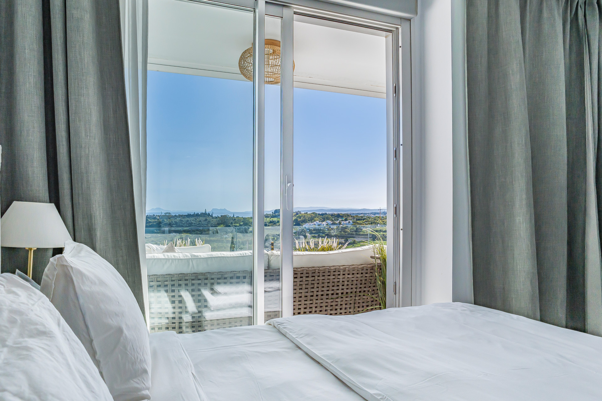 Modern 3-Bed Apartment in Oceana Views, Cancelada · Photo 19