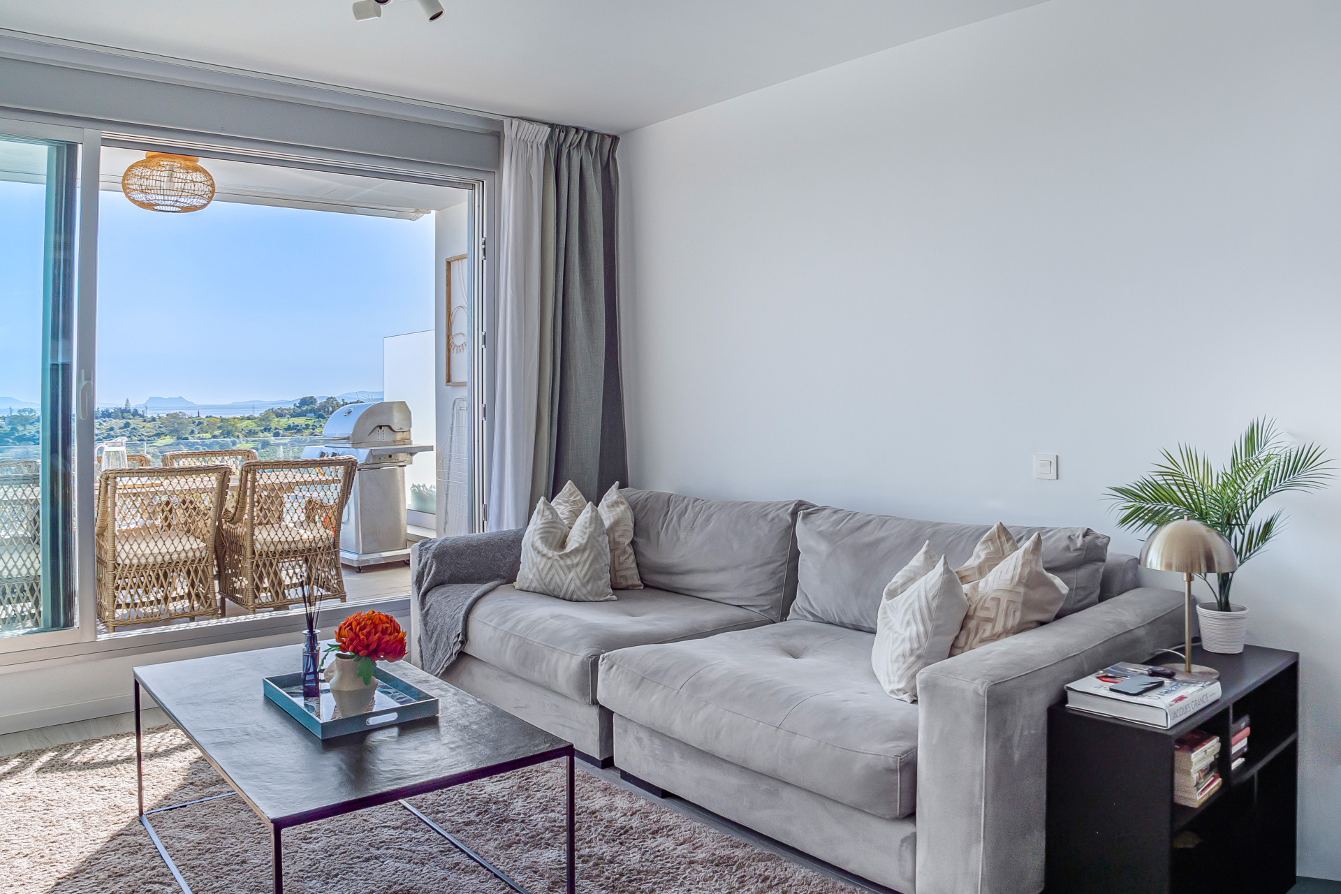 Modern 3-Bed Apartment in Oceana Views, Cancelada · Photo 12