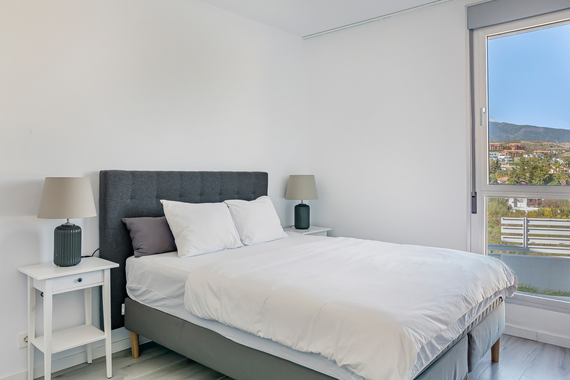 Modern 3-Bed Apartment in Oceana Views, Cancelada · Photo 31