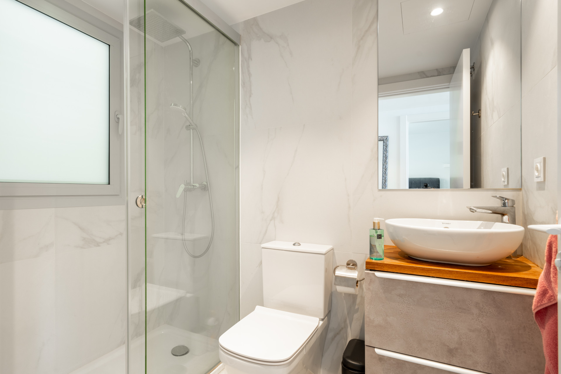 Spacious, modern and fully furnished corner apartment in Wave Collection · Photo 11