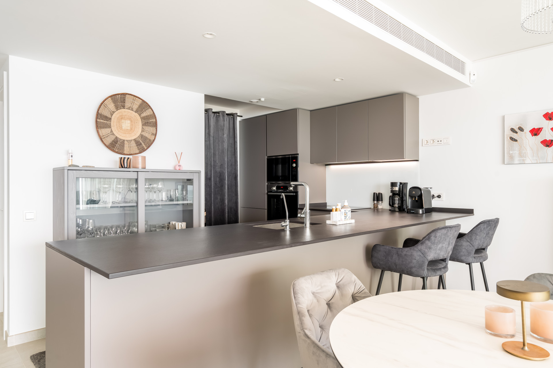 Spacious, modern and fully furnished corner apartment in Wave Collection · Photo 8