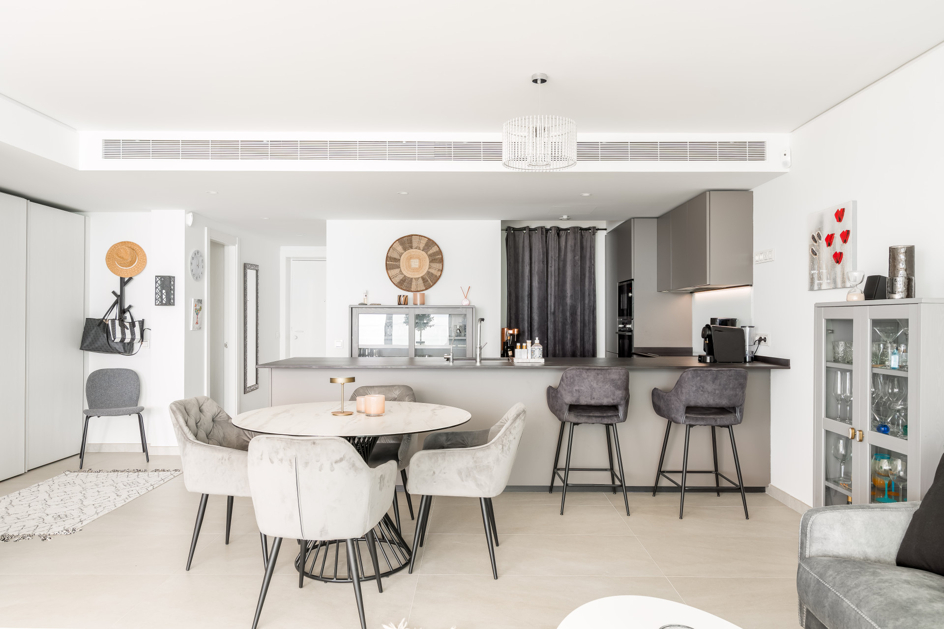 Spacious, modern and fully furnished corner apartment in Wave Collection · Photo 9