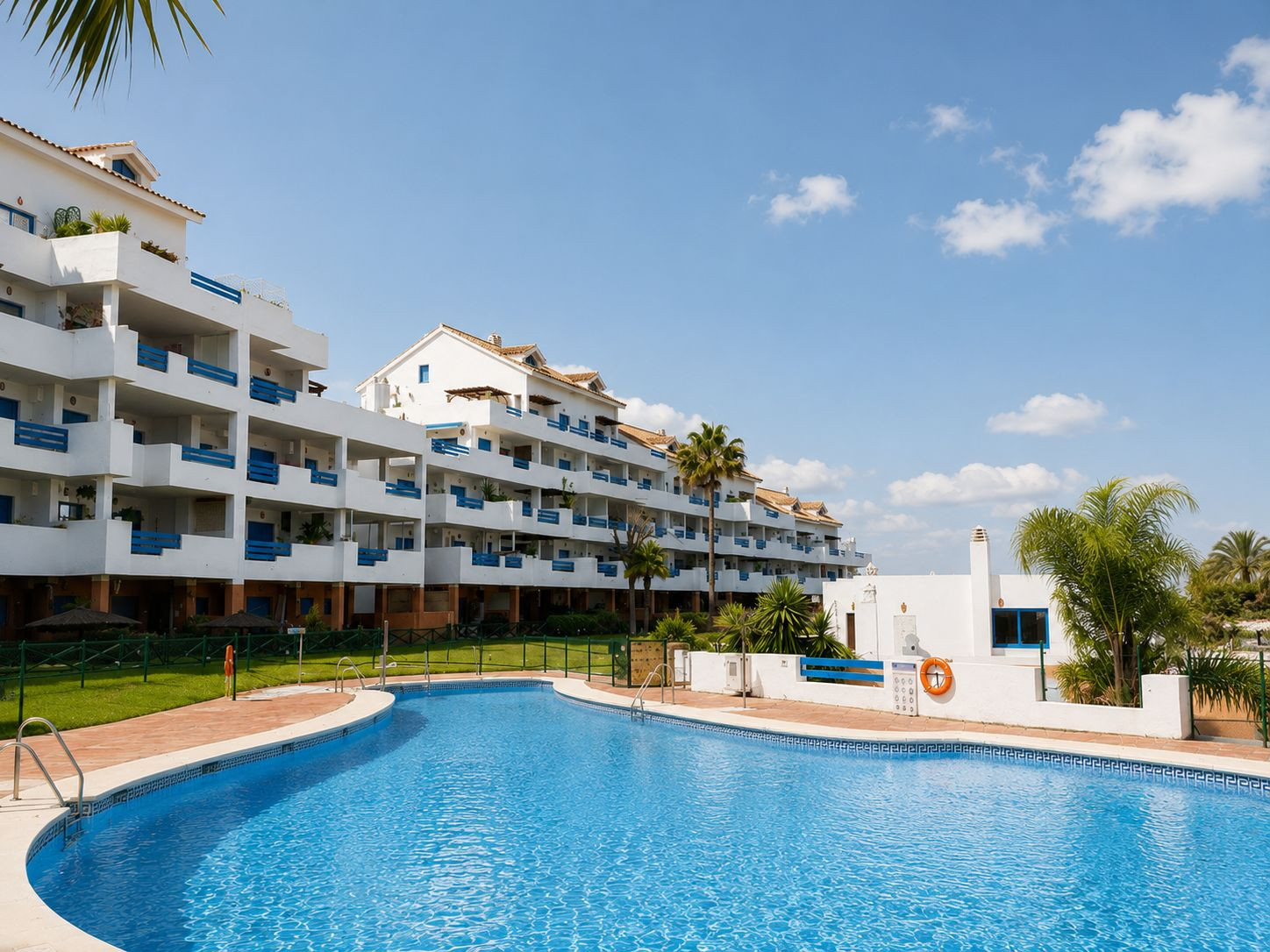 Oasis of Light and Mediterranean Views in Duquesa · Photo 12