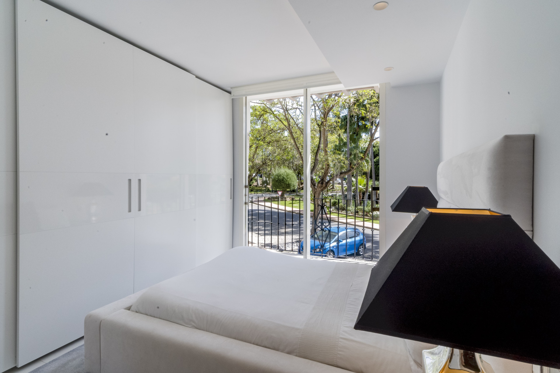 Elegantly Renovated 3-Bedroom Beach Apartment in Marina Puente Romano, Marbella Golden Mile · Photo 36