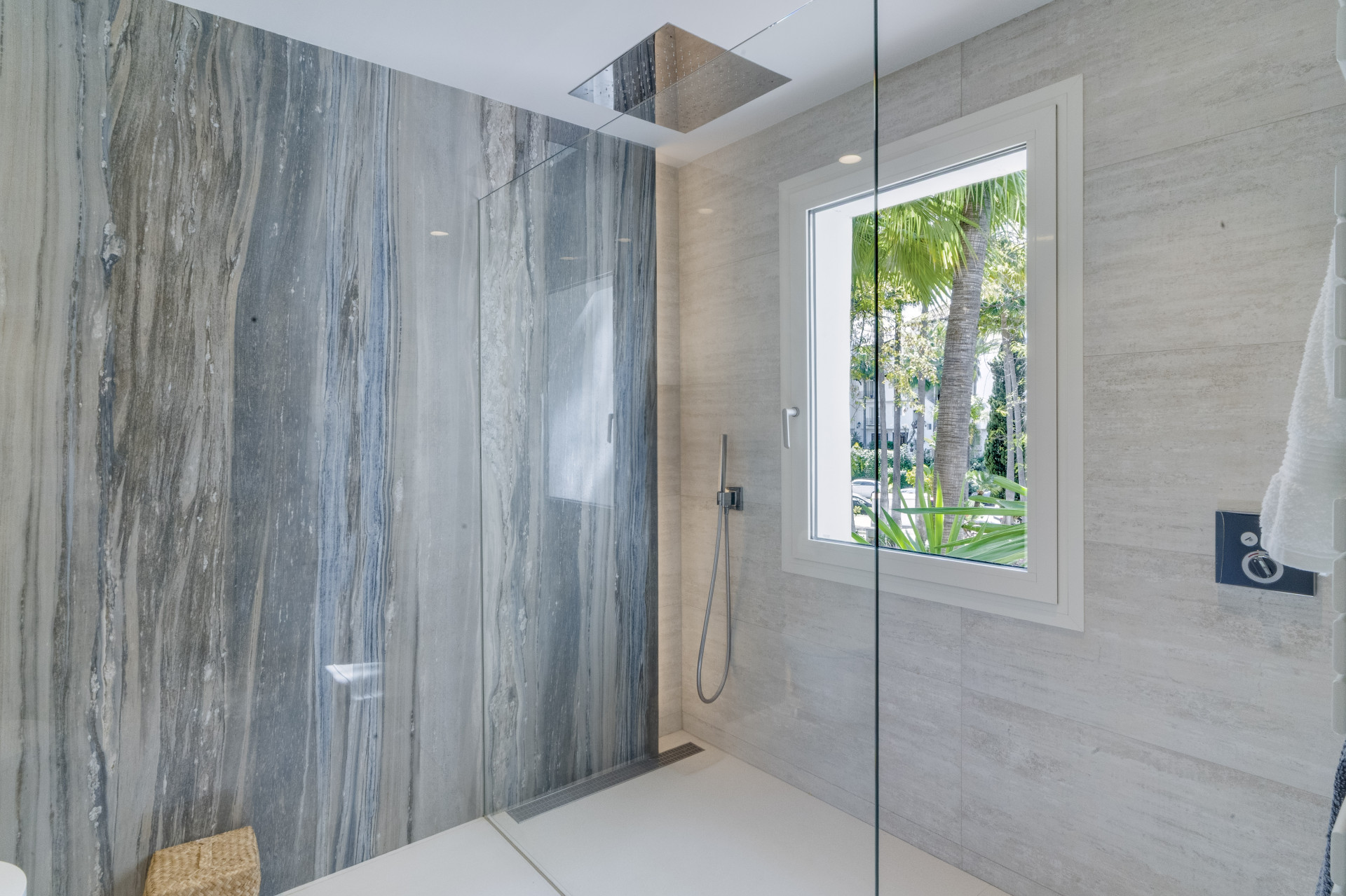 Elegantly Renovated 3-Bedroom Beach Apartment in Marina Puente Romano, Marbella Golden Mile · Photo 34