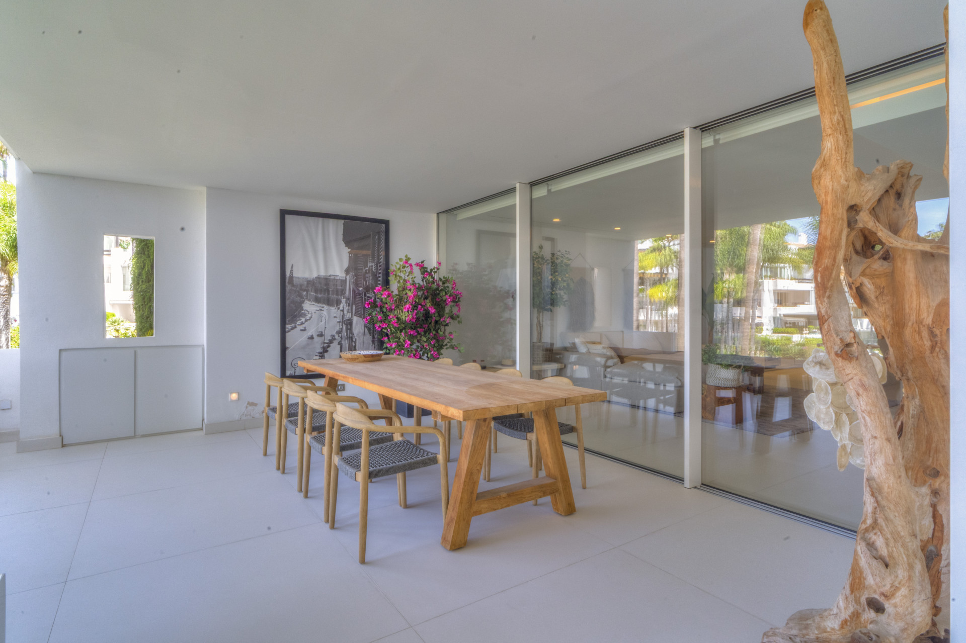 Elegantly Renovated 3-Bedroom Beach Apartment in Marina Puente Romano, Marbella Golden Mile · Photo 24