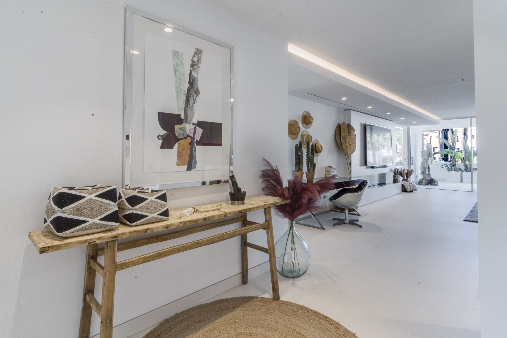Elegantly Renovated 3-Bedroom Beach Apartment in Marina Puente Romano, Marbella Golden Mile · Photo 11