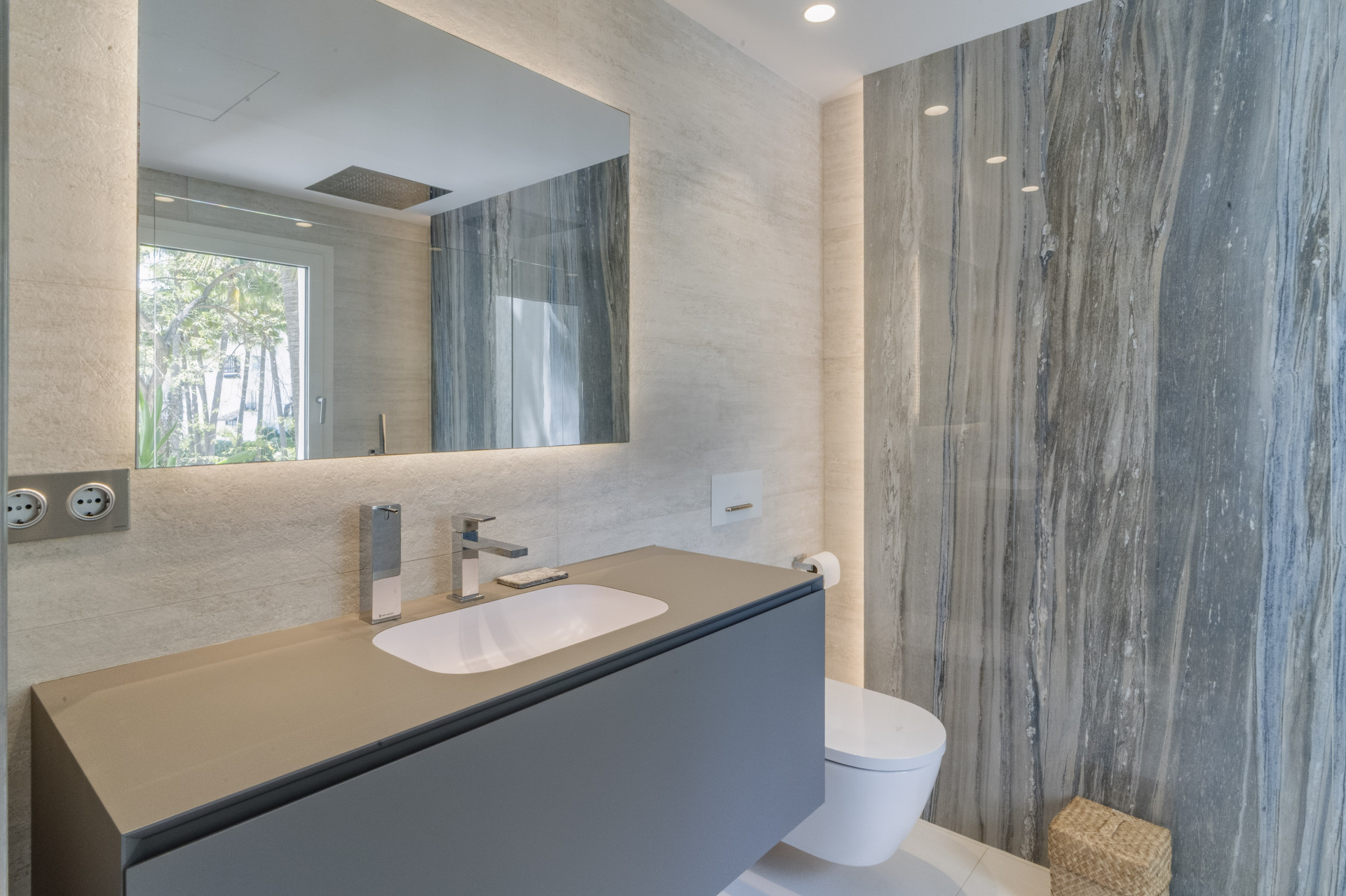 Elegantly Renovated 3-Bedroom Beach Apartment in Marina Puente Romano, Marbella Golden Mile · Photo 33