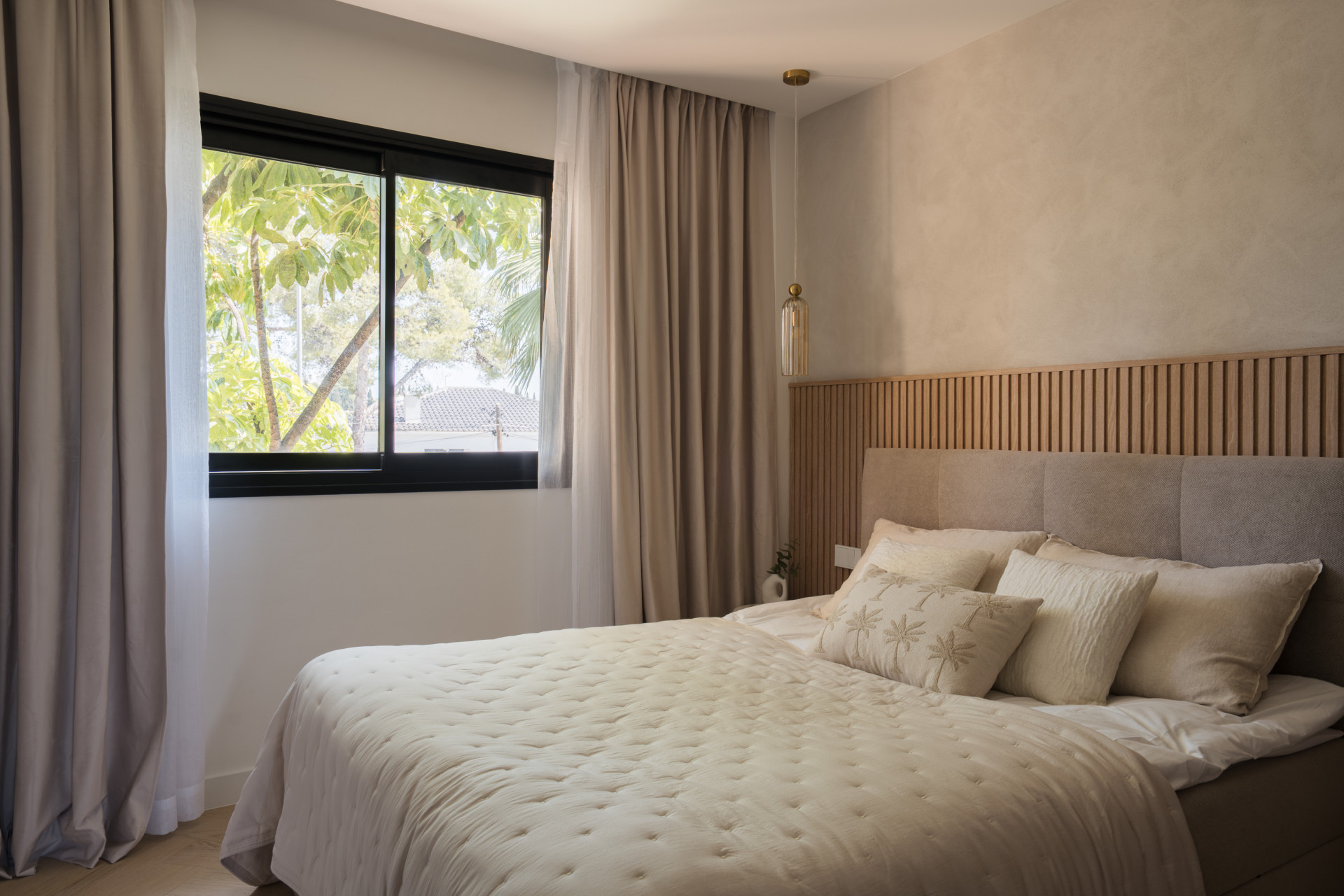 Stunning sea view apartment in Cumbres del Rodeo, Nueva Andalucia. · Photo 22