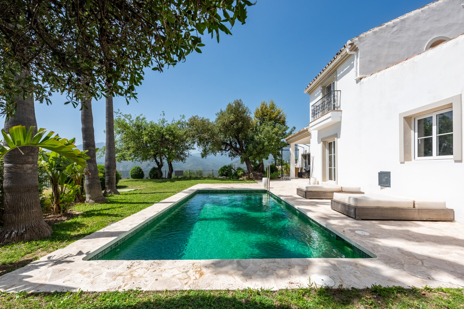 Charming Villa with Panoramic Views in Sierra Blanca Country Club, Istán · Photo 26