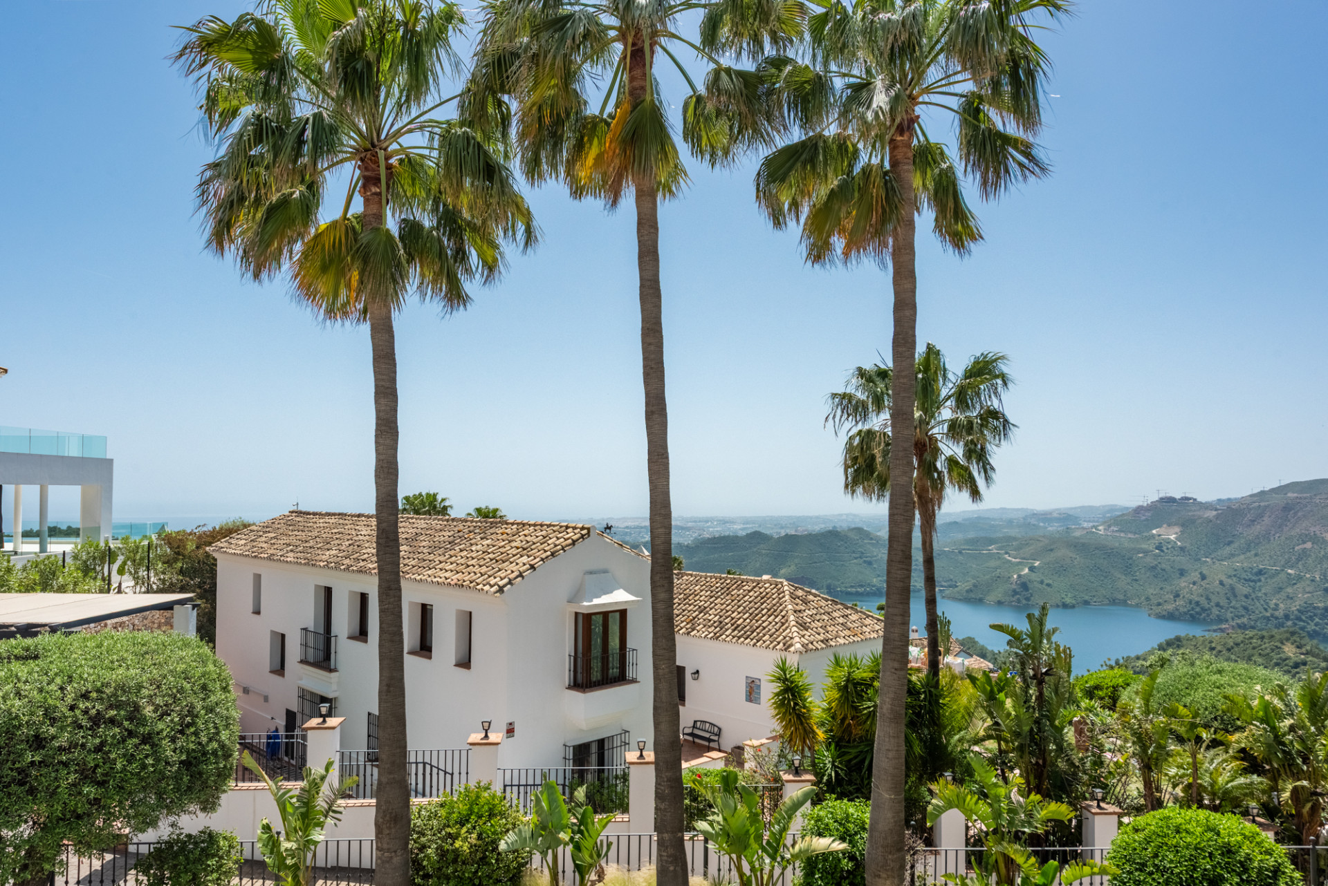 Charming Villa with Panoramic Views in Sierra Blanca Country Club, Istán · Photo 30