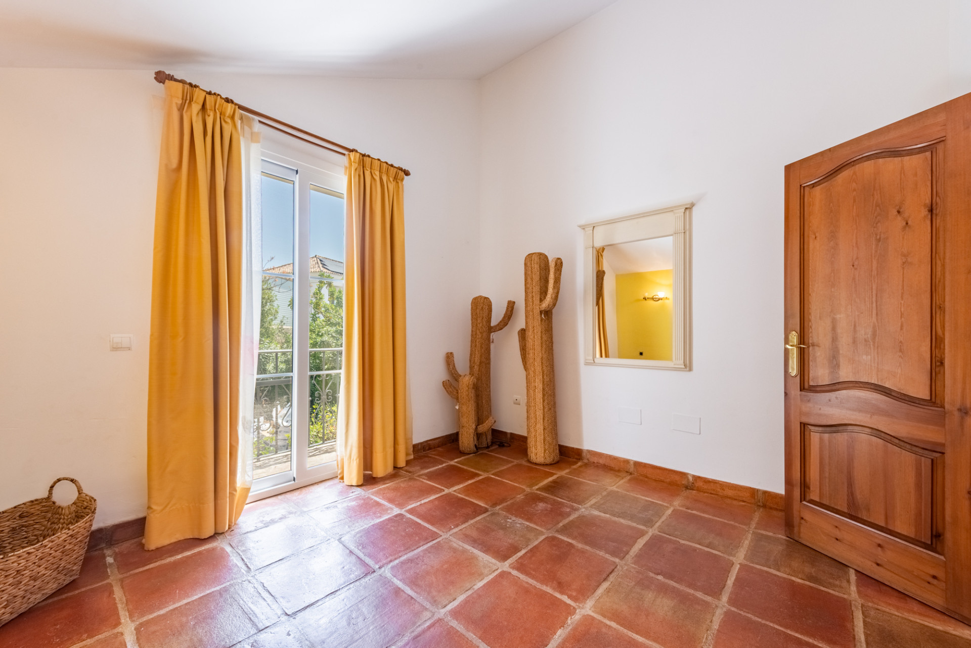 Charming Villa with Panoramic Views in Sierra Blanca Country Club, Istán · Photo 16