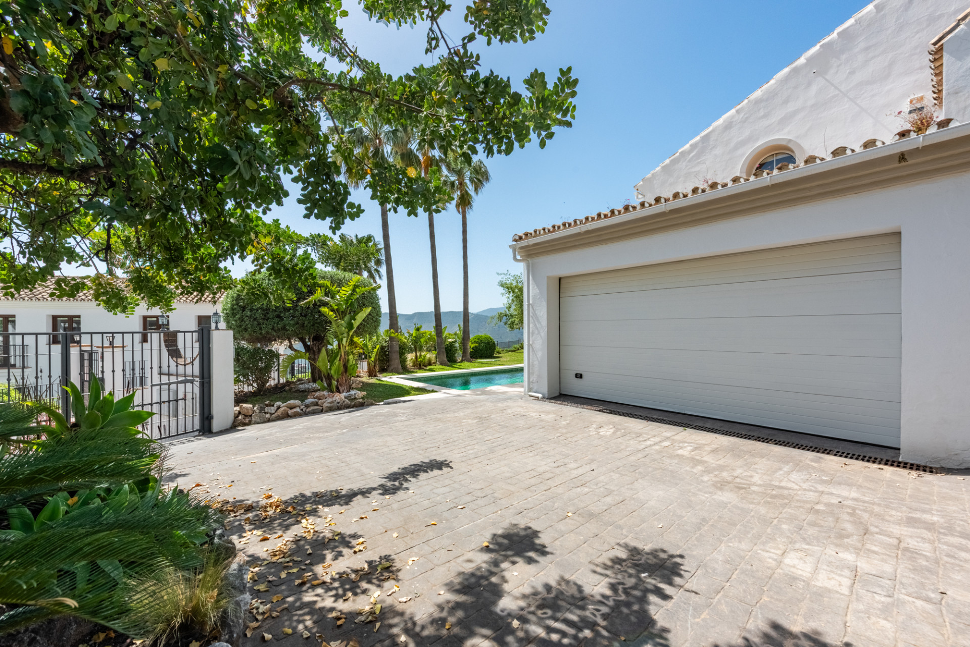 Charming Villa with Panoramic Views in Sierra Blanca Country Club, Istán · Photo 32