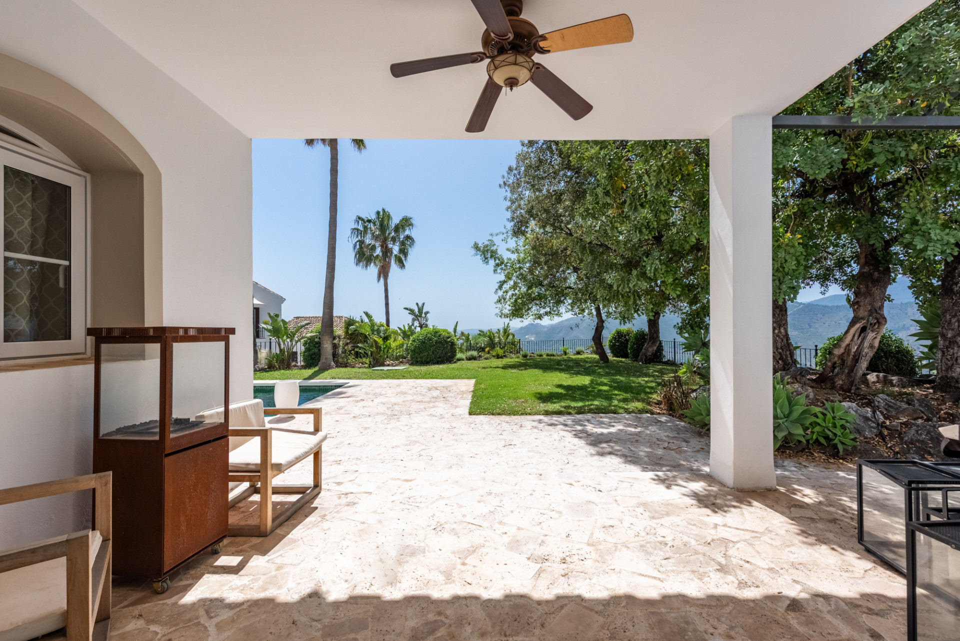 Charming Villa with Panoramic Views in Sierra Blanca Country Club, Istán · Photo 23