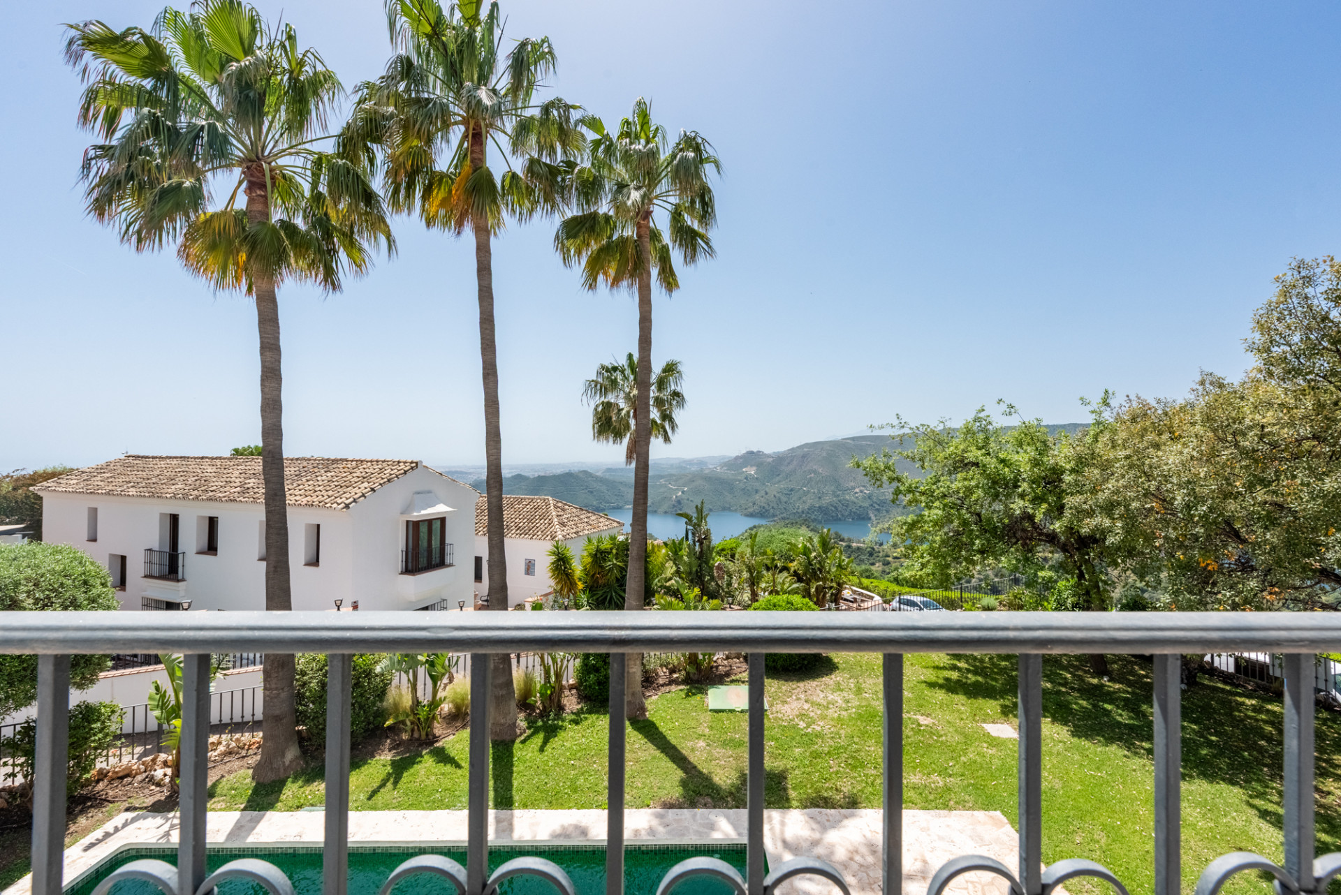 Charming Villa with Panoramic Views in Sierra Blanca Country Club, Istán · Photo 29