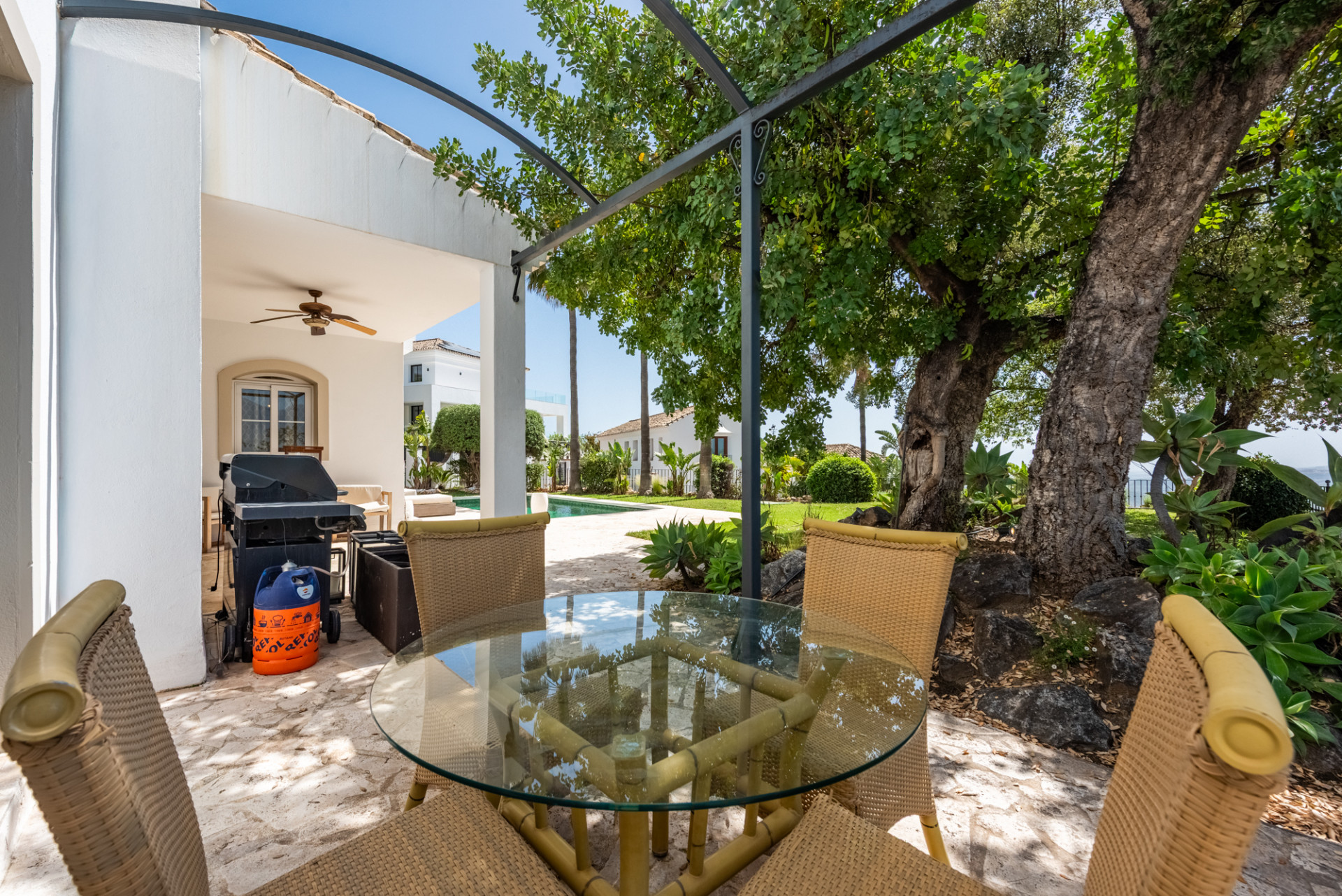 Charming Villa with Panoramic Views in Sierra Blanca Country Club, Istán · Photo 22