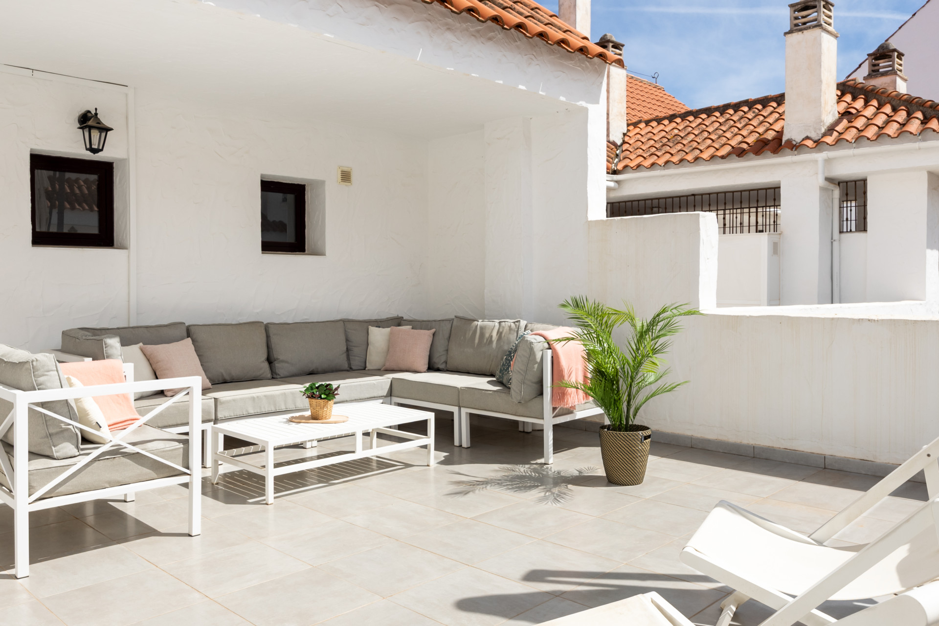 Discover this stunning duplex penthouse in the heart of Nueva Andalucía · Photo 22
