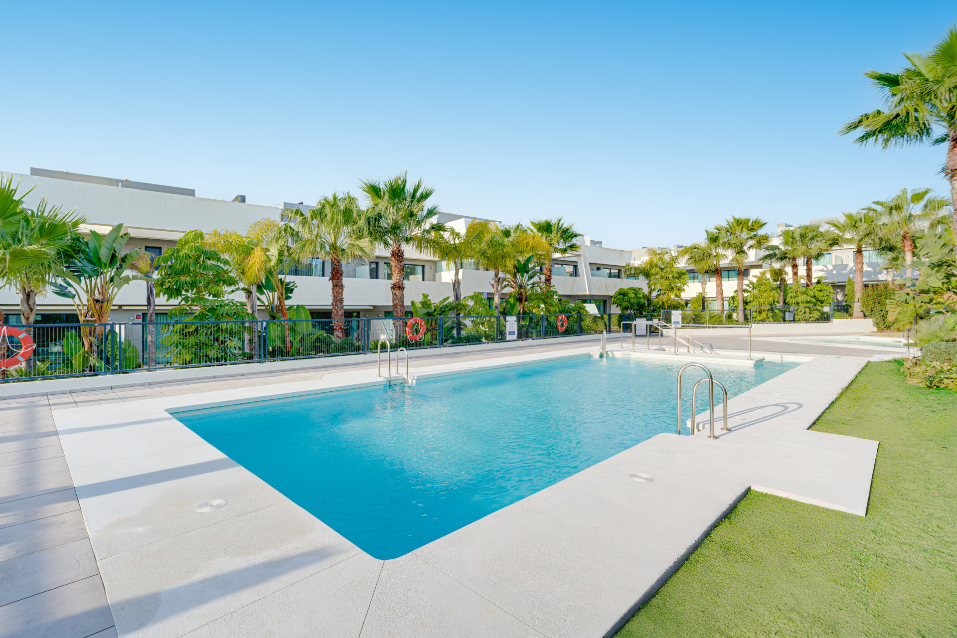 Immaculate four-bedroom townhouse located in an exclusive community in La Cala de Mijas · Photo 10