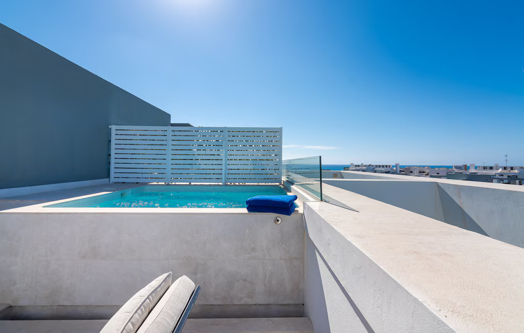 Immaculate four-bedroom townhouse located in an exclusive community in La Cala de Mijas · Photo 9