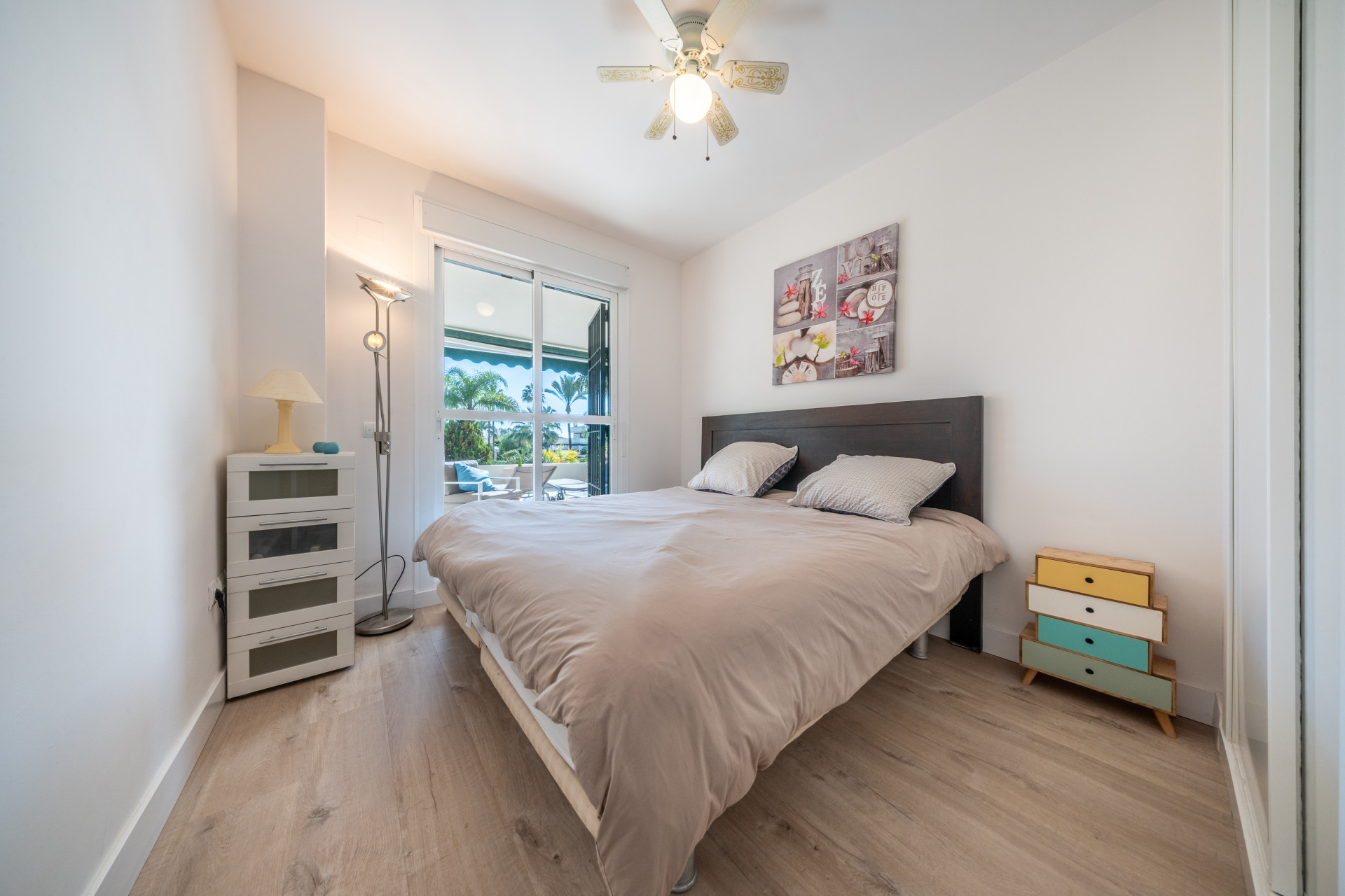 2-Bedroom Apartment with Spacious Terrace, Nueva Andalucía · Photo 15