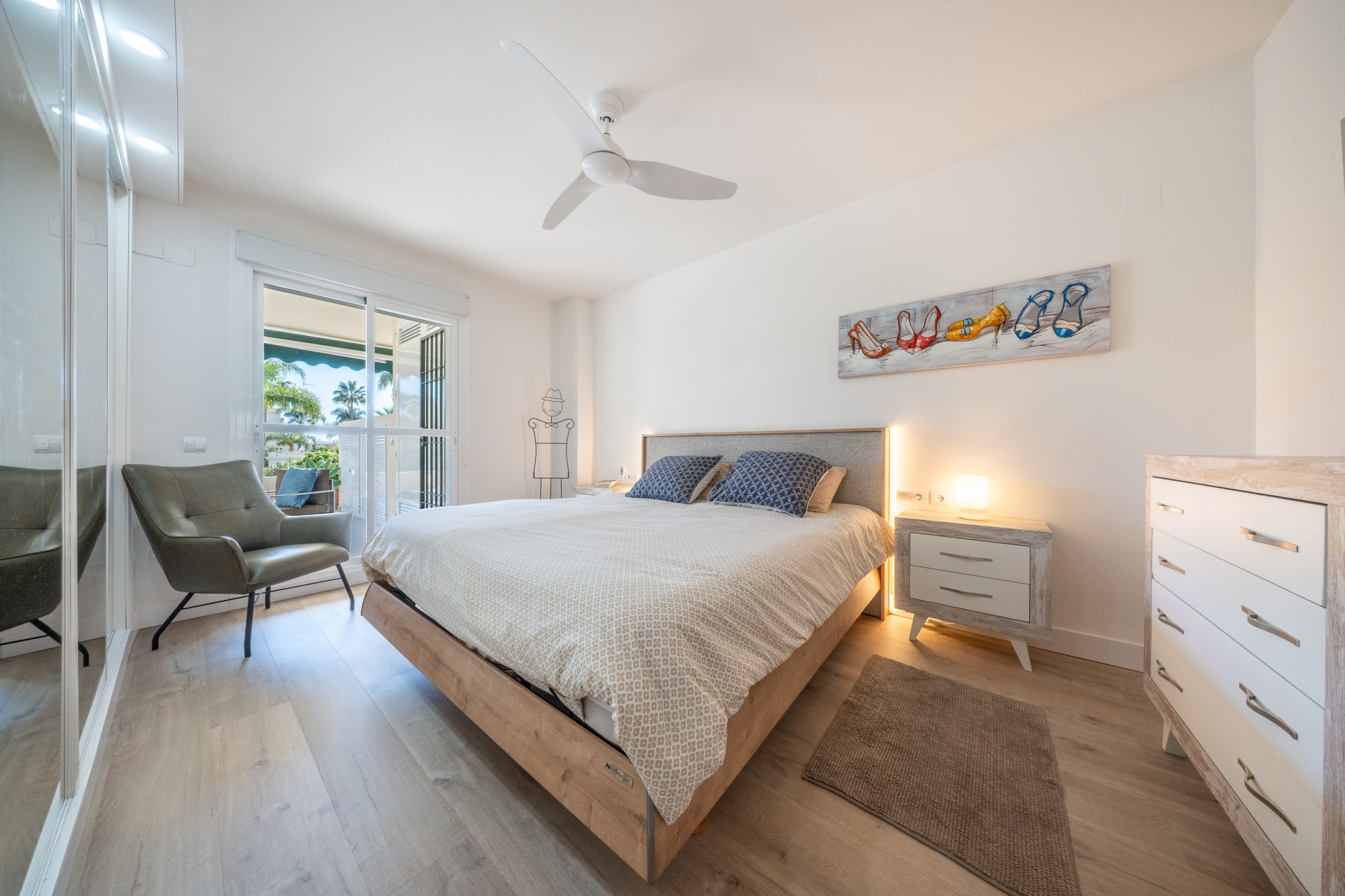 2-Bedroom Apartment with Spacious Terrace, Nueva Andalucía · Photo 19