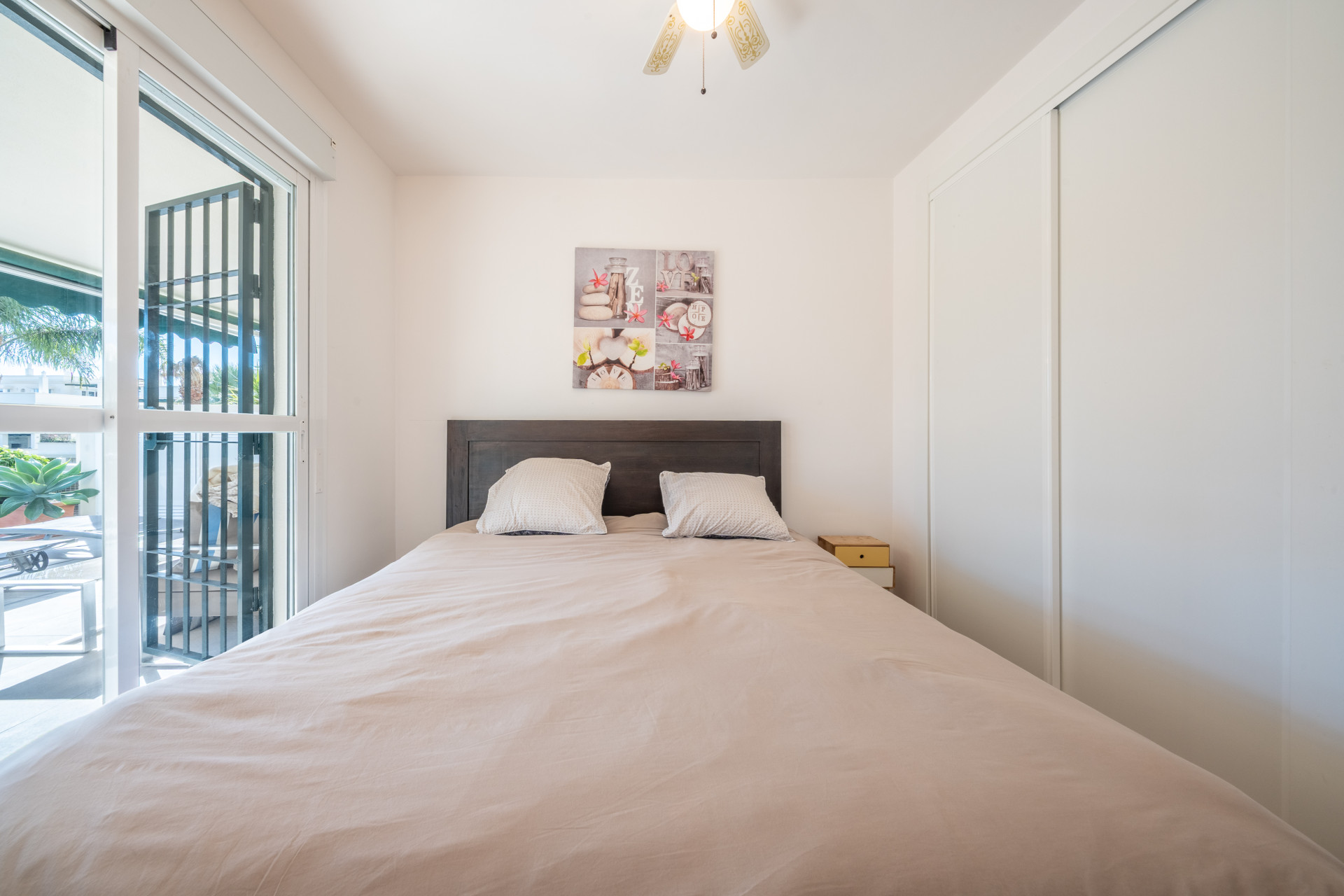 2-Bedroom Apartment with Spacious Terrace, Nueva Andalucía · Photo 16