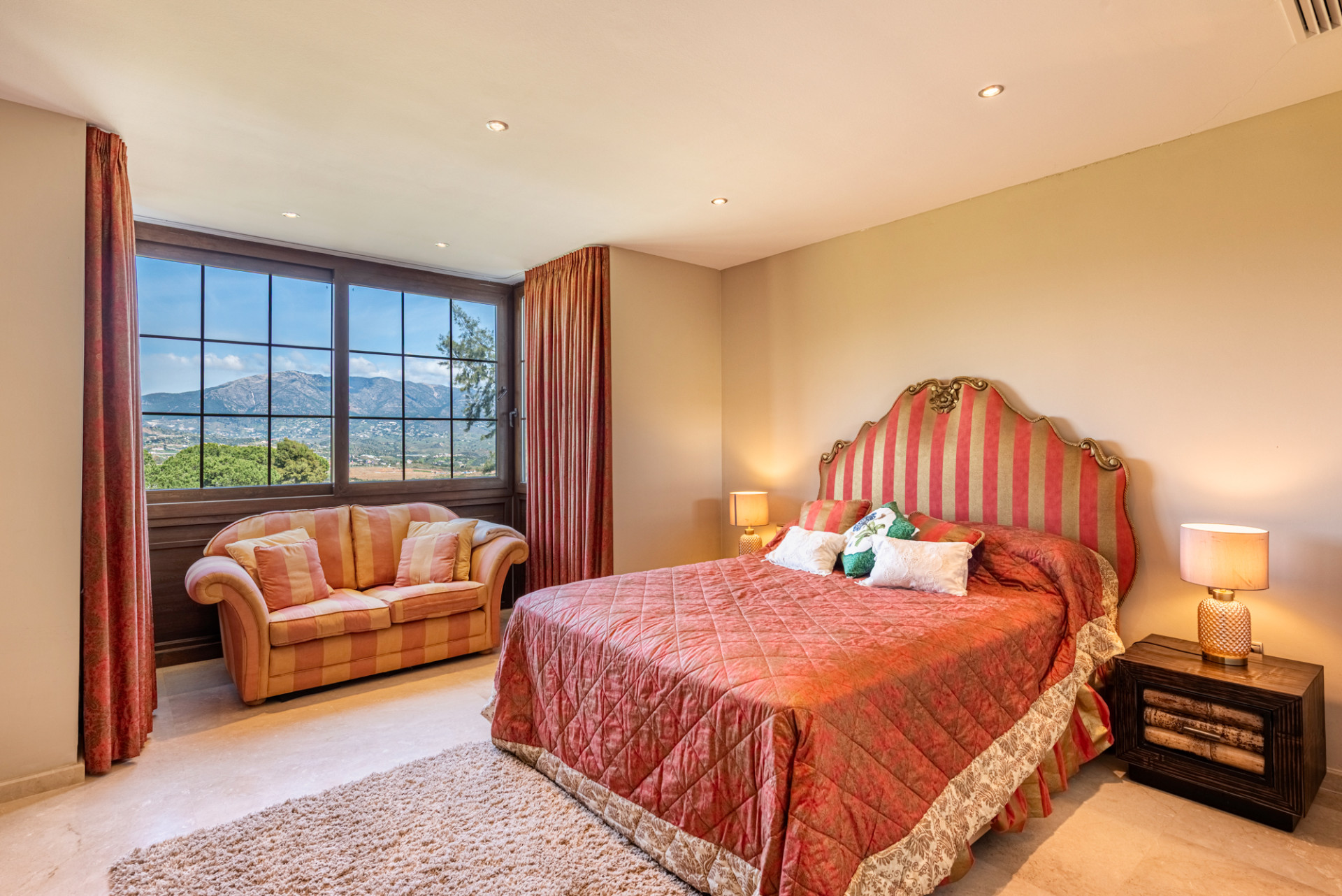 4-Bedroom Front Line Golf Villa in La Cala Golf Resort · Photo 14