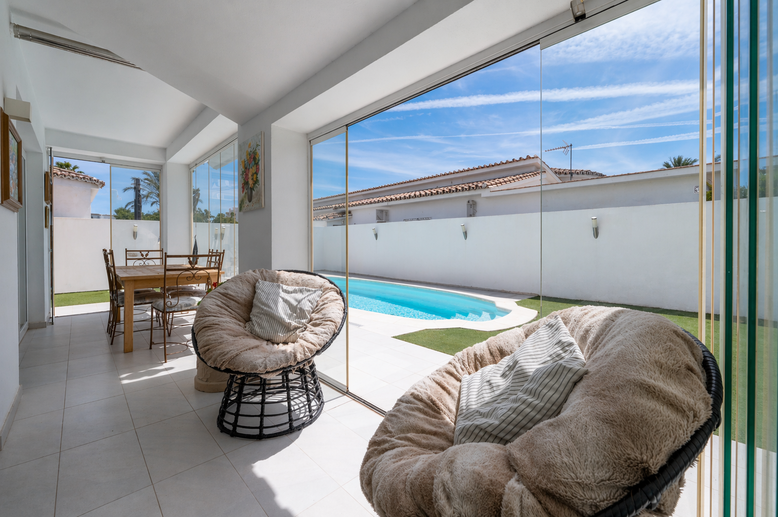 Beachside Villa with Sea Views and Rooftop Solarium in El Saladillo · Photo 25