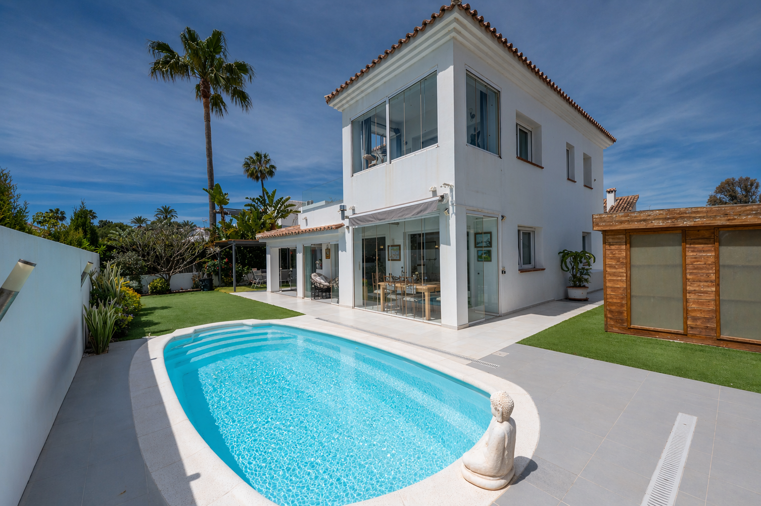 Beachside Villa with Sea Views and Rooftop Solarium in El Saladillo · Photo 44