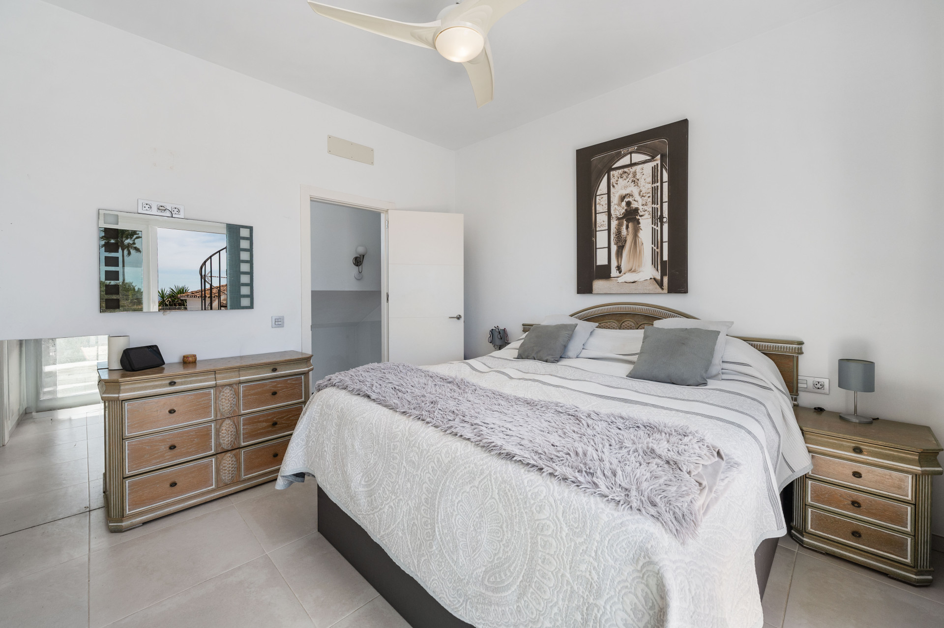 Beachside Villa with Sea Views and Rooftop Solarium in El Saladillo · Photo 12