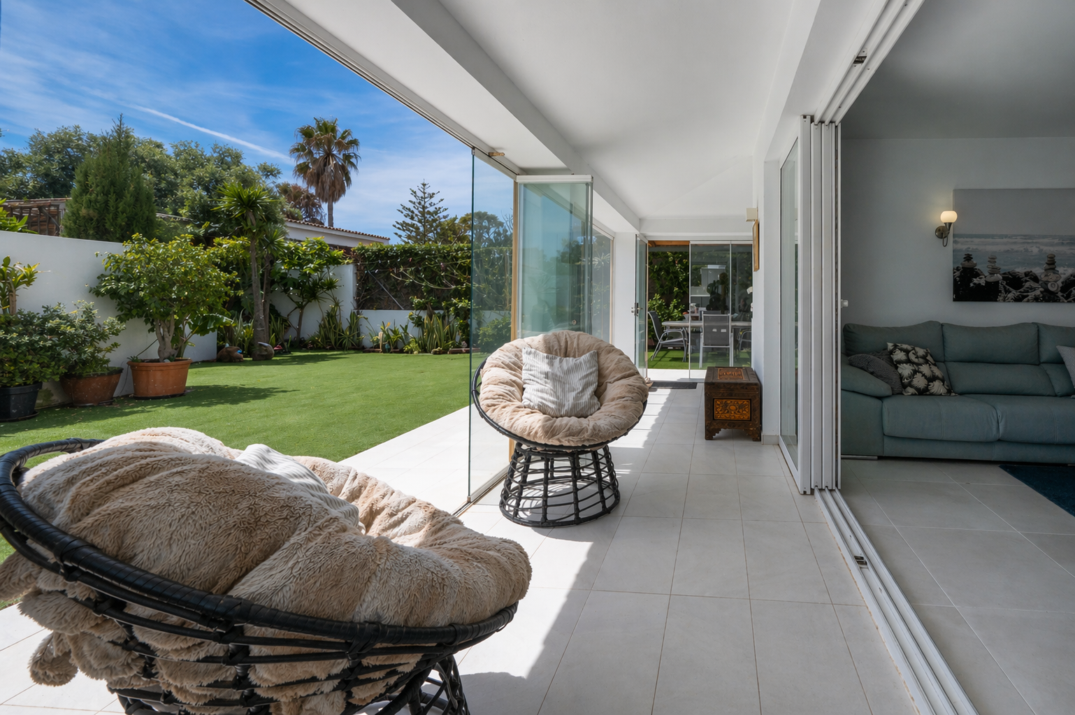 Beachside Villa with Sea Views and Rooftop Solarium in El Saladillo · Photo 24
