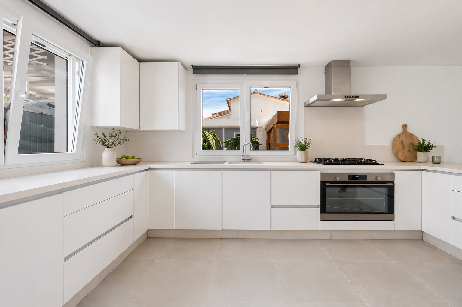 Beachside Villa with Sea Views and Rooftop Solarium in El Saladillo · Photo 10