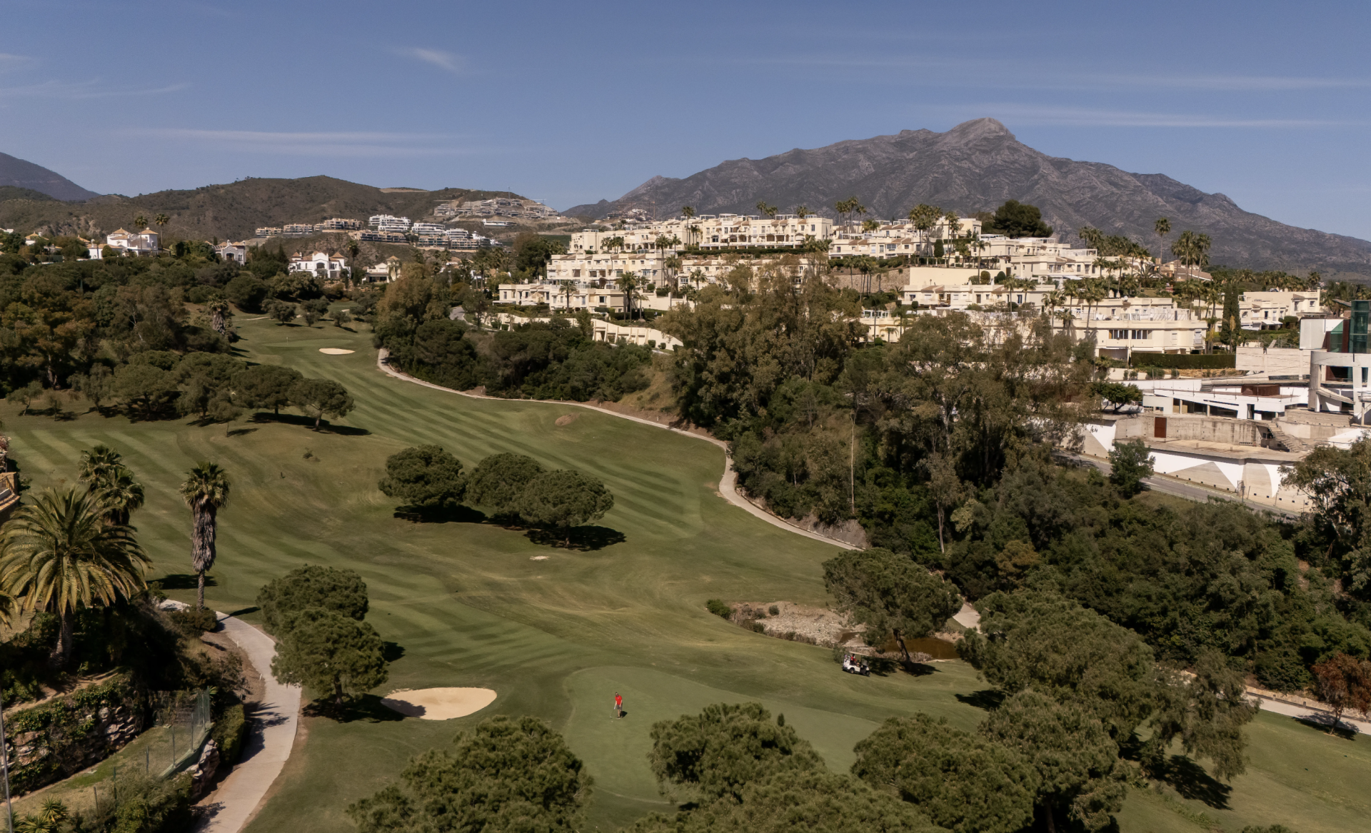 Luxury Townhouse in El Herrojo, Benahavís with 4 bedrooms · Photo 38