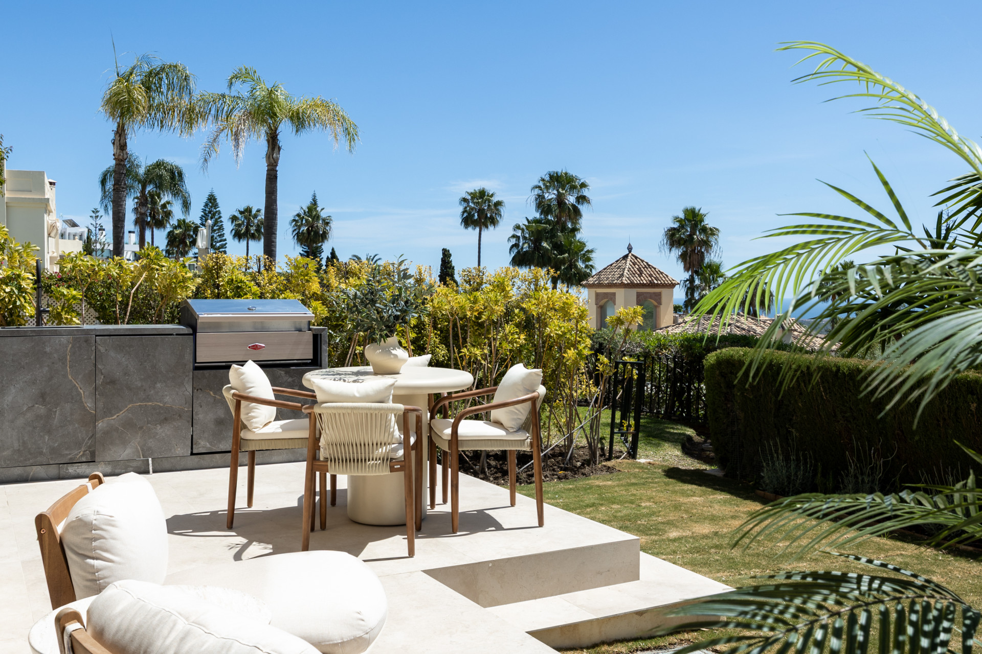 Luxury Townhouse in El Herrojo, Benahavís with 4 bedrooms · Photo 28