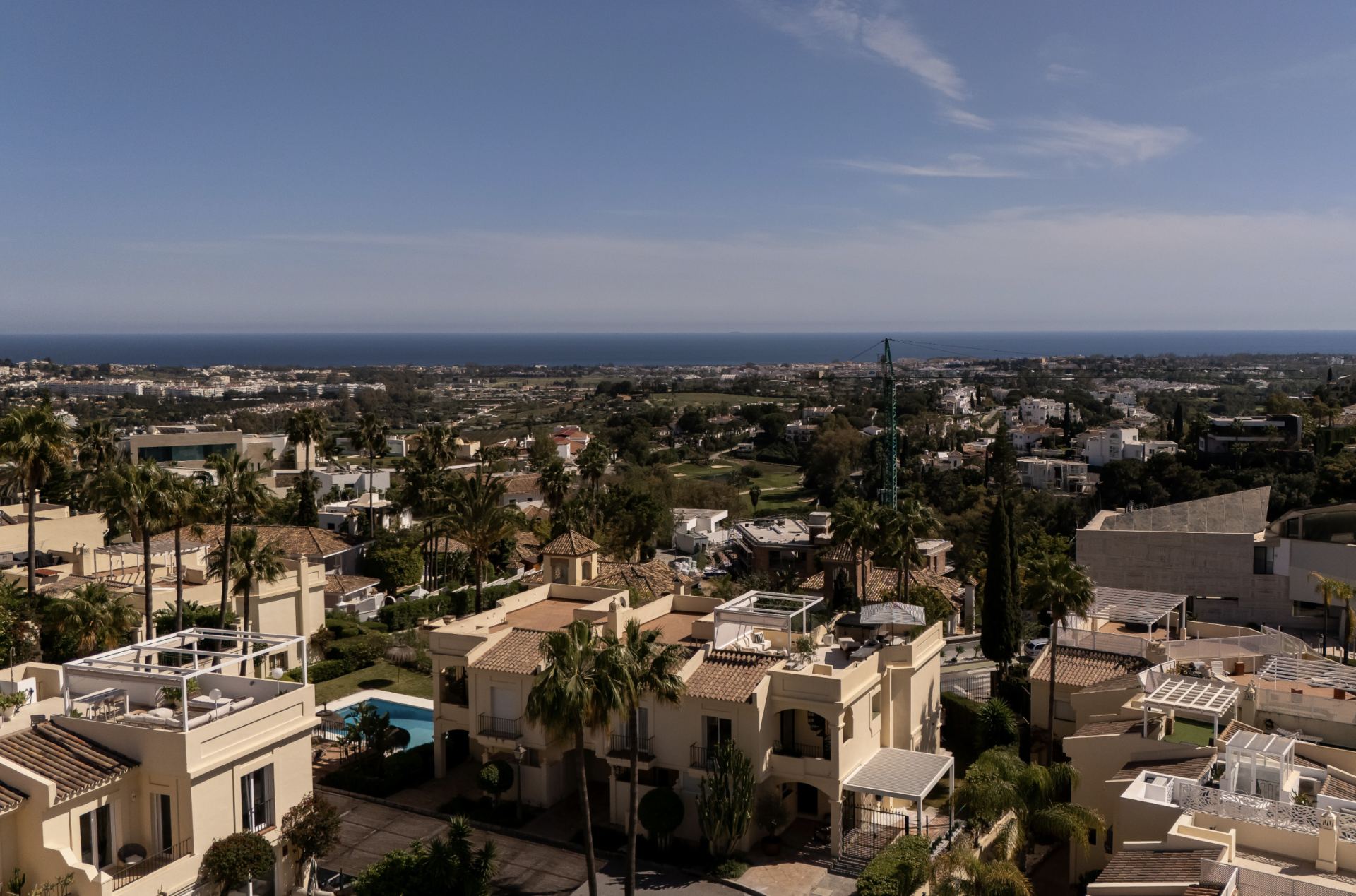 Luxury Townhouse in El Herrojo, Benahavís with 4 bedrooms · Photo 37