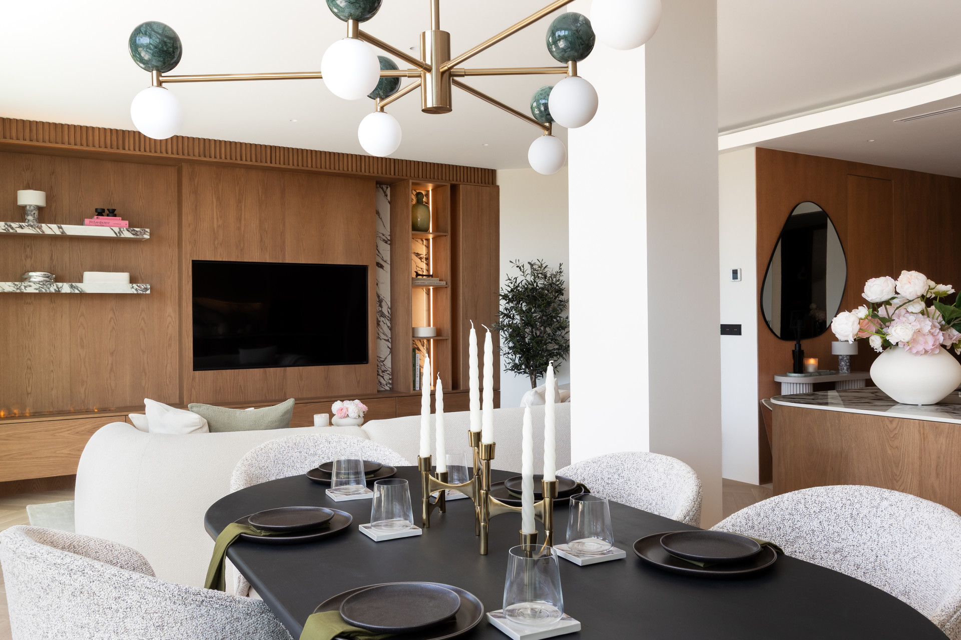 Luxury Townhouse in El Herrojo, Benahavís with 4 bedrooms · Photo 8