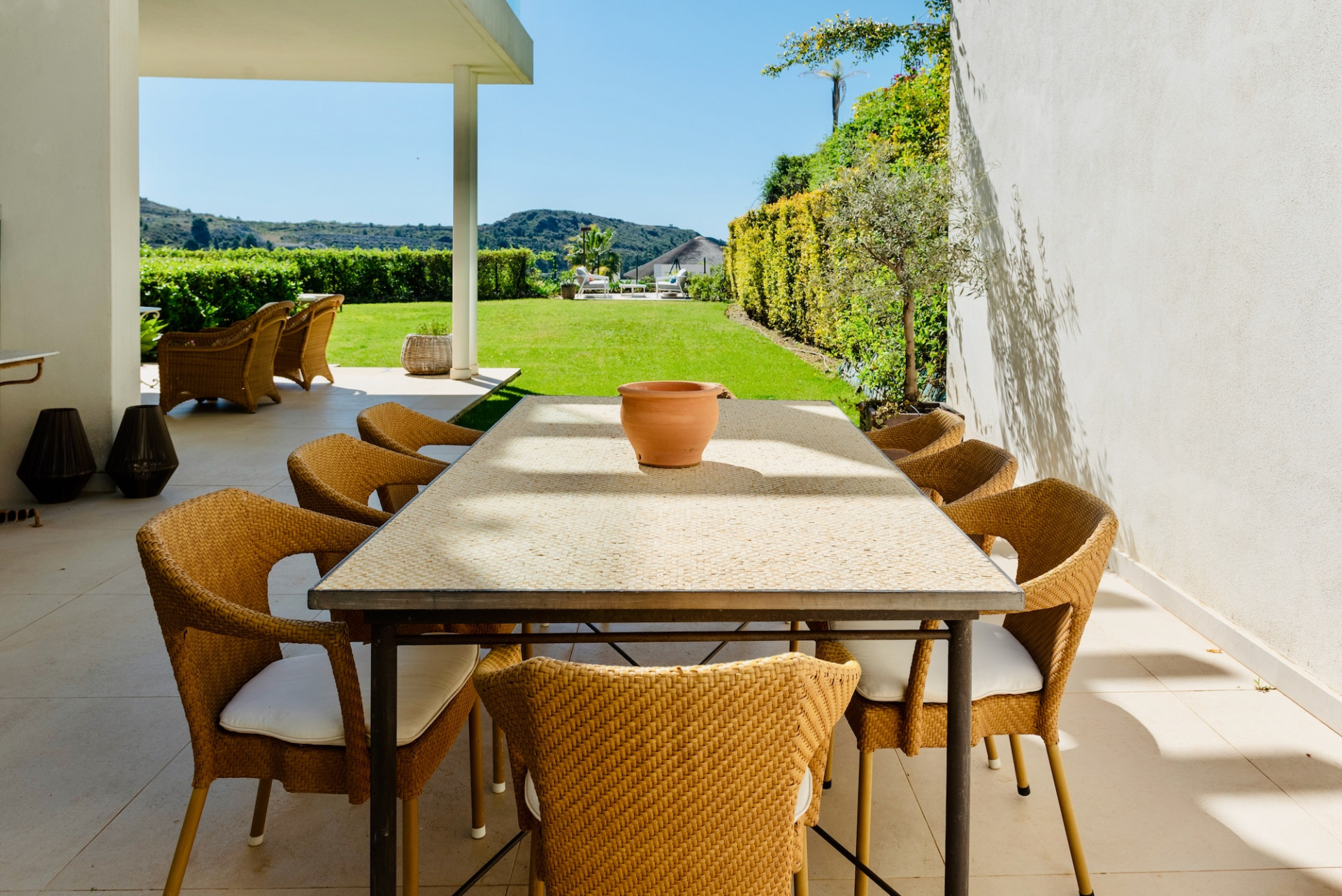 Exceptional 3-Bed Duplex with Private Garden and Panoramic Views · Photo 16