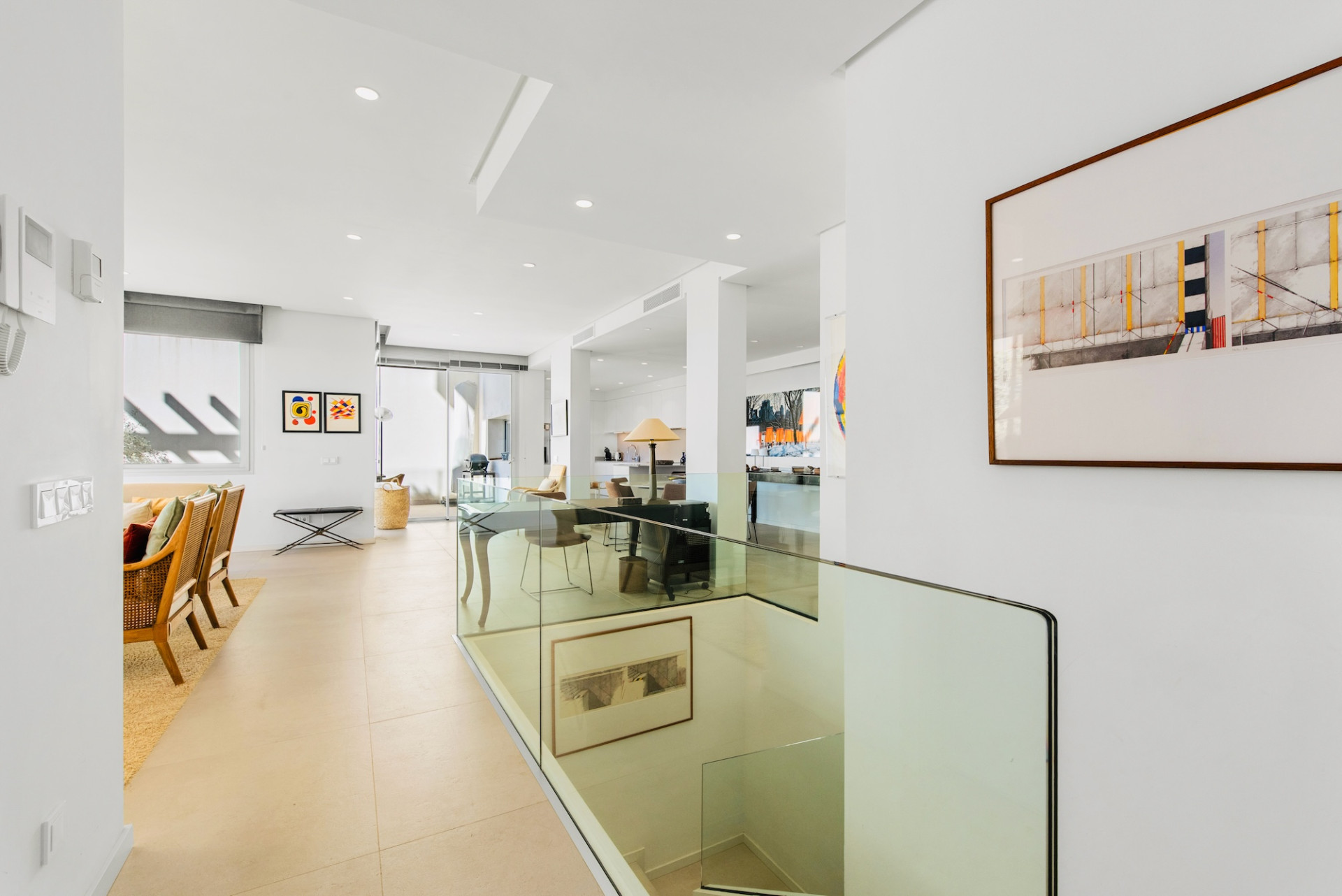 Exceptional 3-Bed Duplex with Private Garden and Panoramic Views · Photo 9