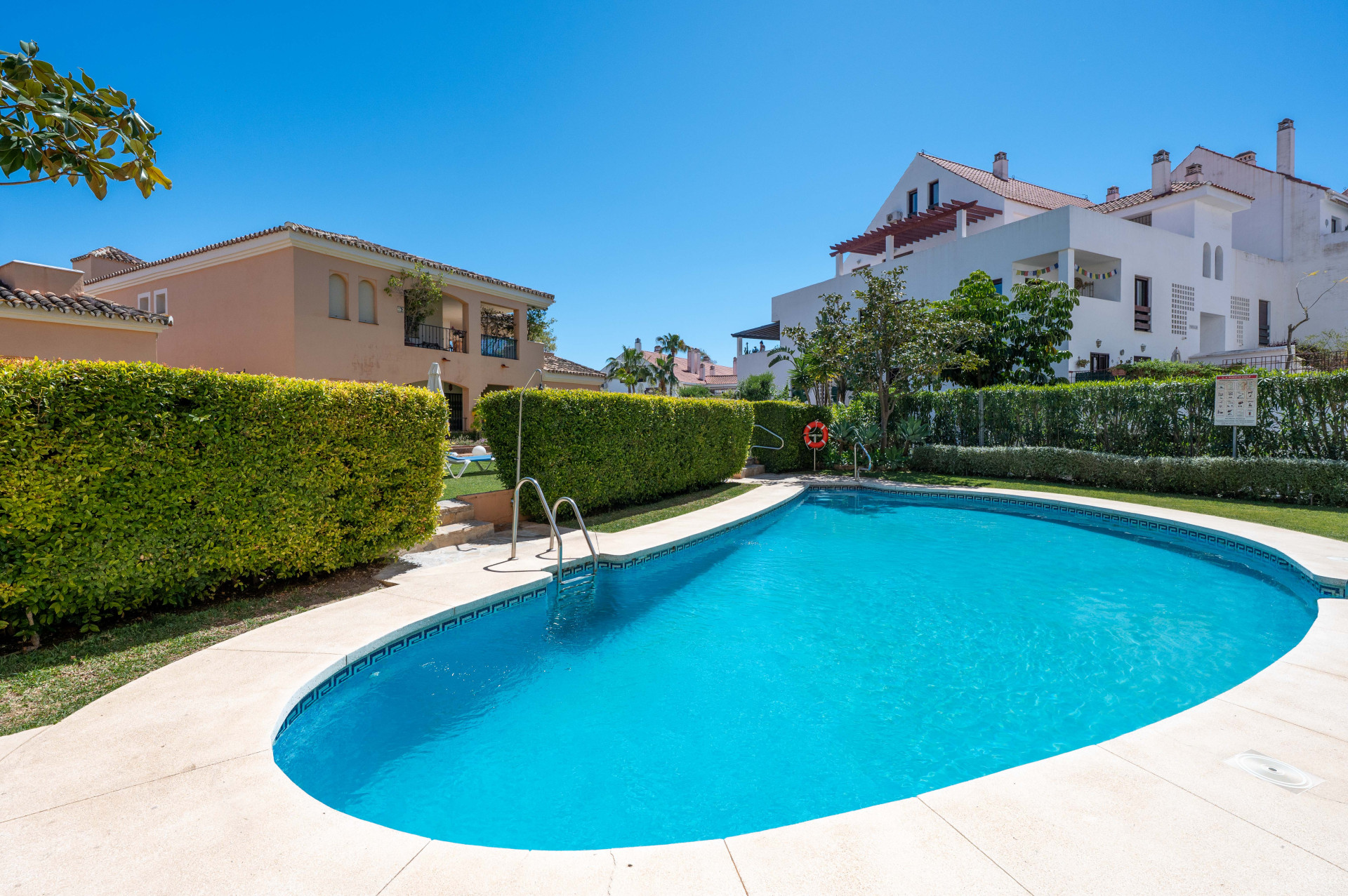 Walking distance to Puerto Banús modern 3-bedroom apartment with La Concha views · Photo 27