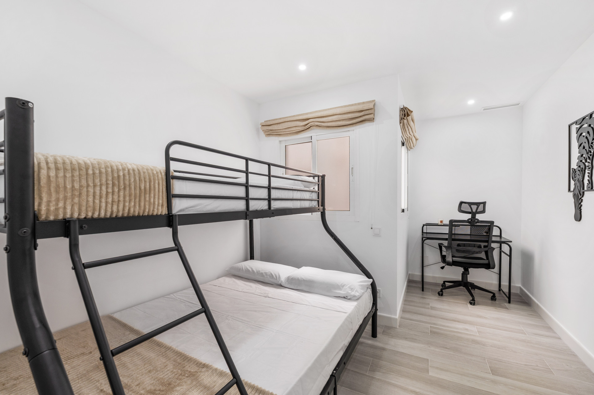 Walking distance to Puerto Banús modern 3-bedroom apartment with La Concha views · Photo 23