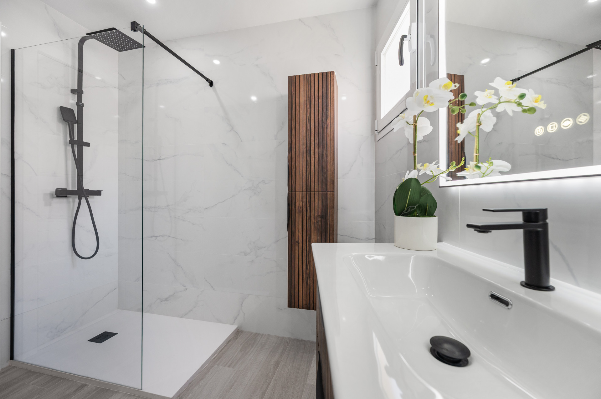 Walking distance to Puerto Banús modern 3-bedroom apartment with La Concha views · Photo 15