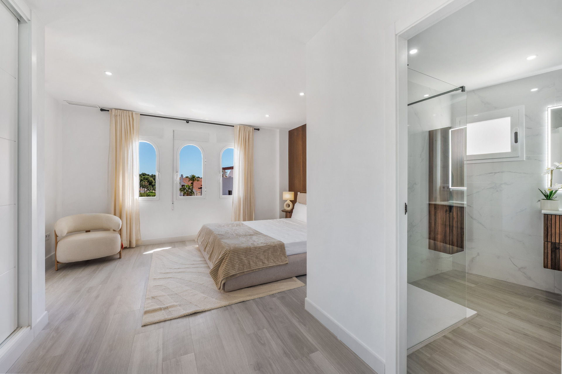 Walking distance to Puerto Banús modern 3-bedroom apartment with La Concha views · Photo 11