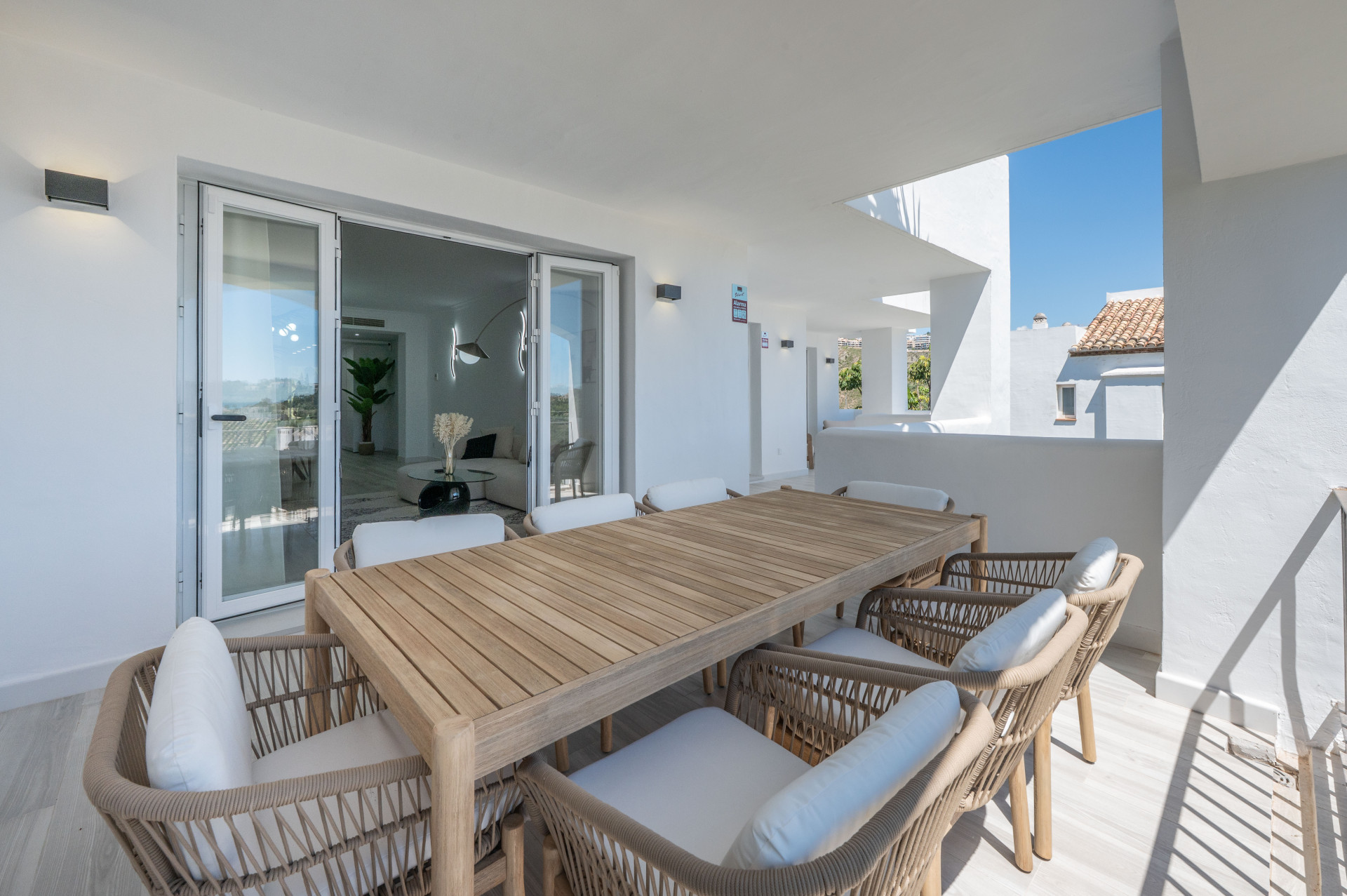 Bright and Modern 3 bedroom middle-floor apartment with sea and golf views in Altos de La Quinta · Photo 28