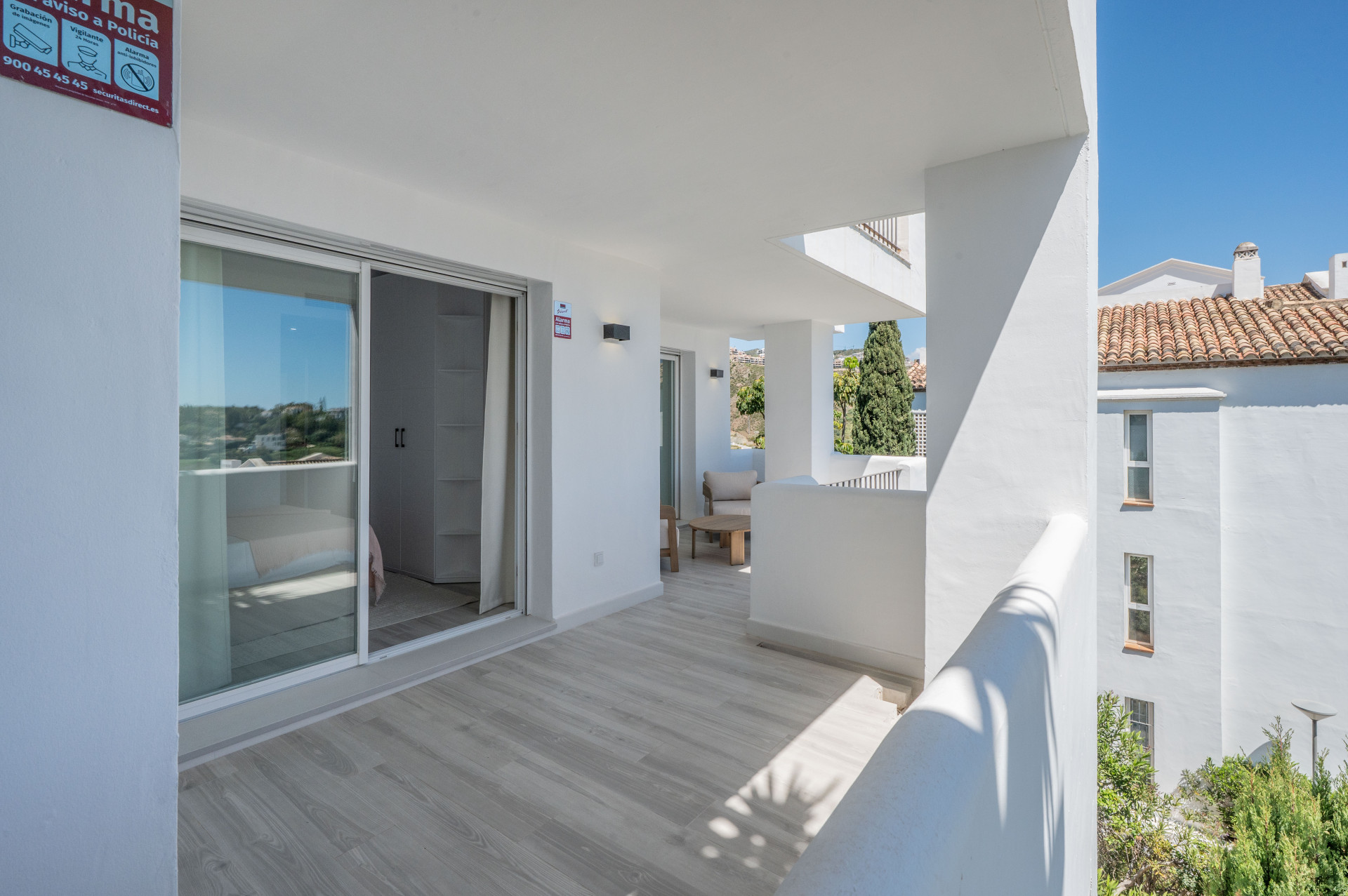 Bright and Modern 3 bedroom middle-floor apartment with sea and golf views in Altos de La Quinta · Photo 29
