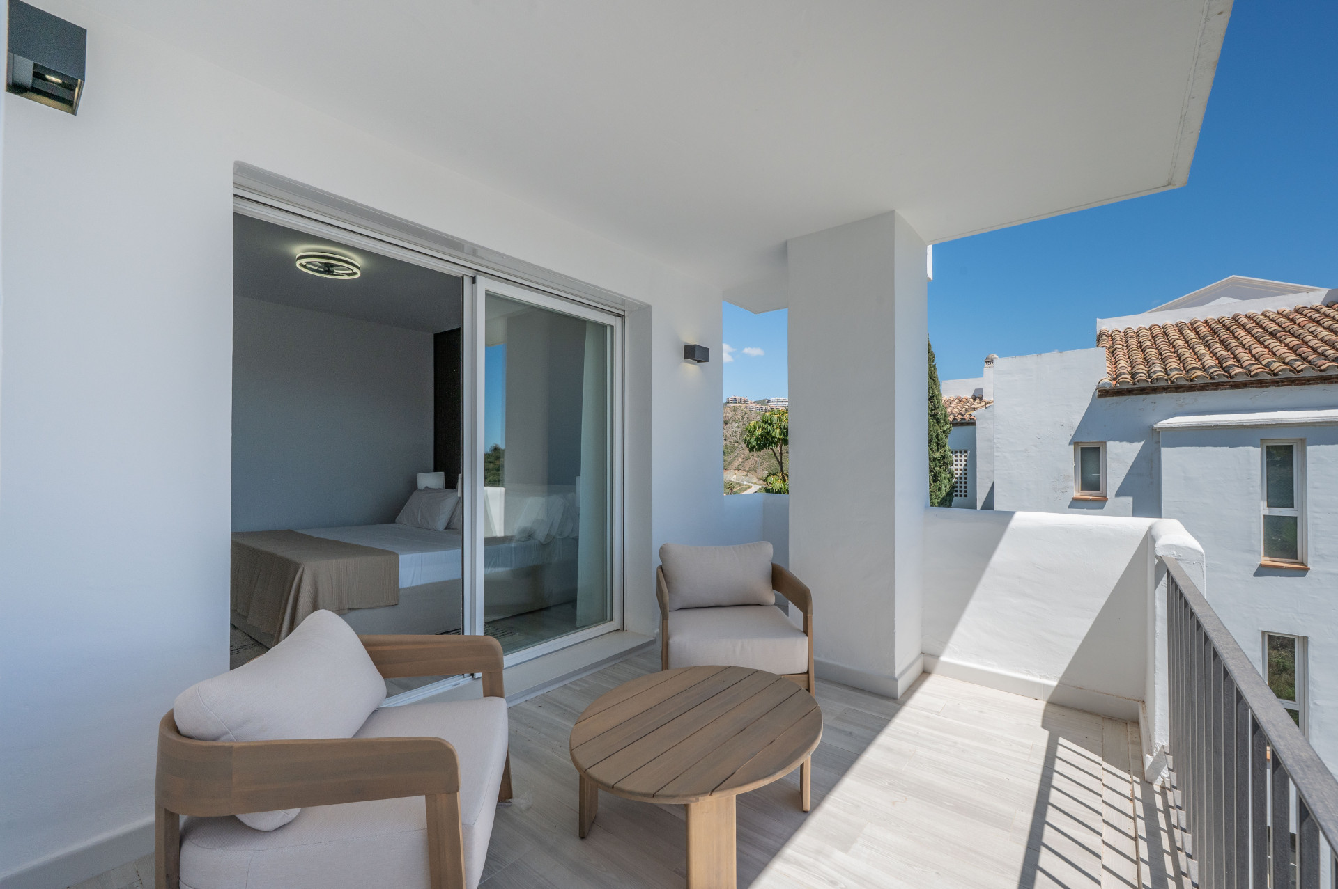 Bright and Modern 3 bedroom middle-floor apartment with sea and golf views in Altos de La Quinta · Photo 31