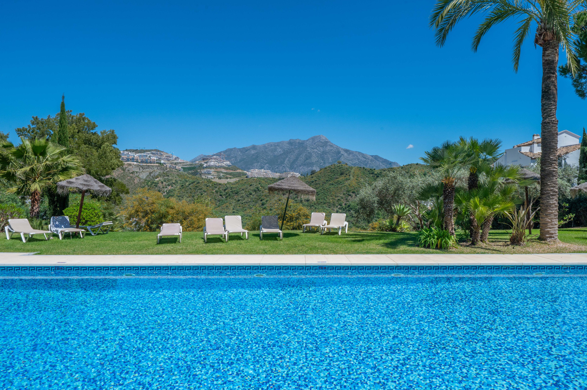 Bright and Modern 3 bedroom middle-floor apartment with sea and golf views in Altos de La Quinta · Photo 33
