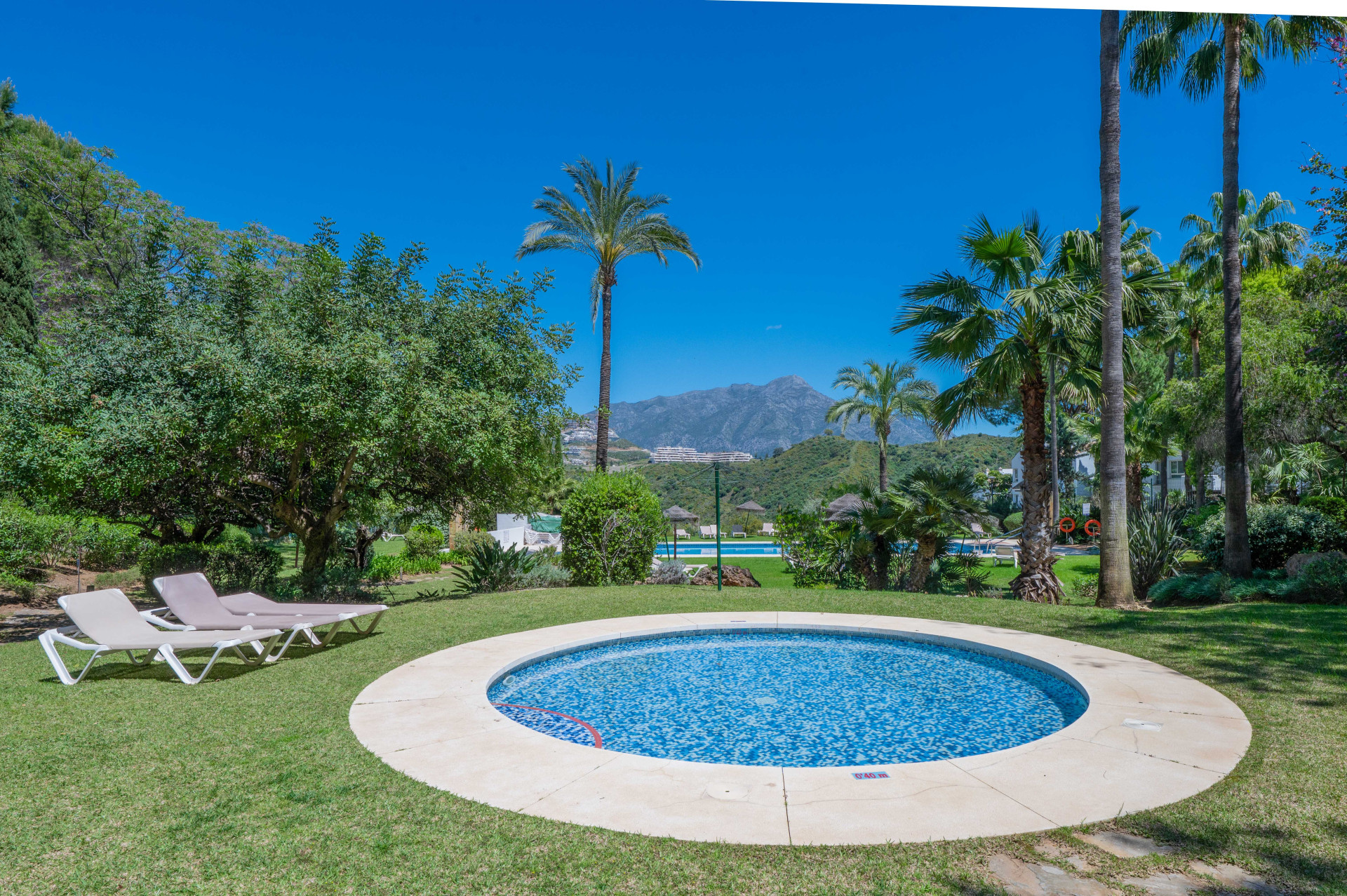 Bright and Modern 3 bedroom middle-floor apartment with sea and golf views in Altos de La Quinta · Photo 35