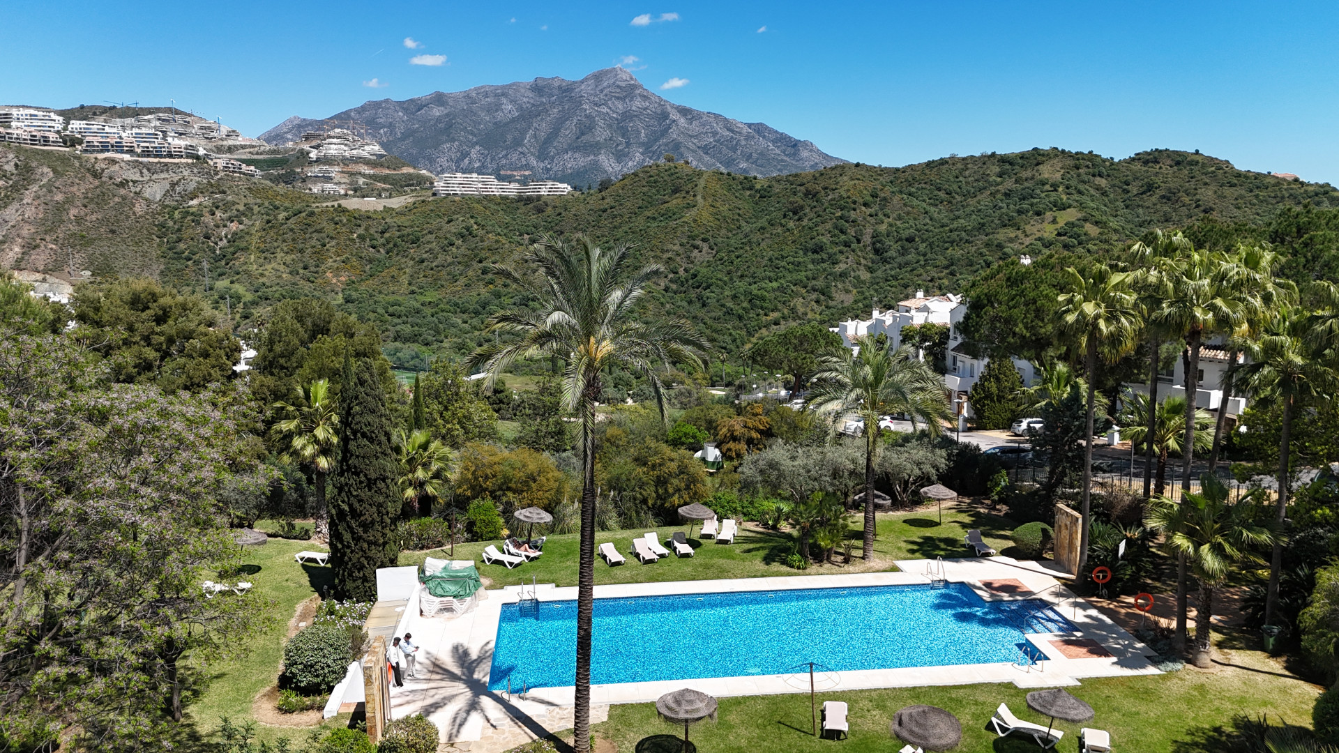 Bright and Modern 3 bedroom middle-floor apartment with sea and golf views in Altos de La Quinta · Photo 32